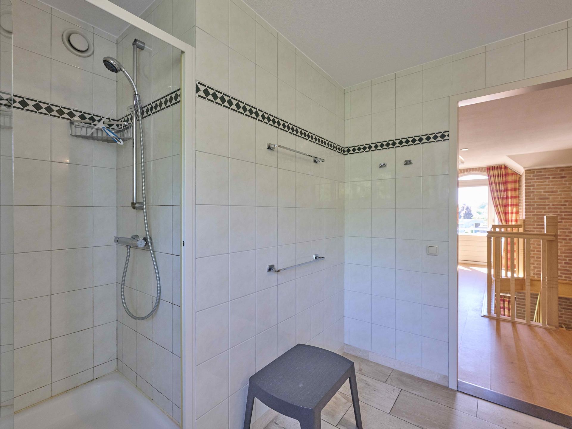 Toegankelijke designvilla in hartje Panningen, ideaal voor 6 personen - foto 24