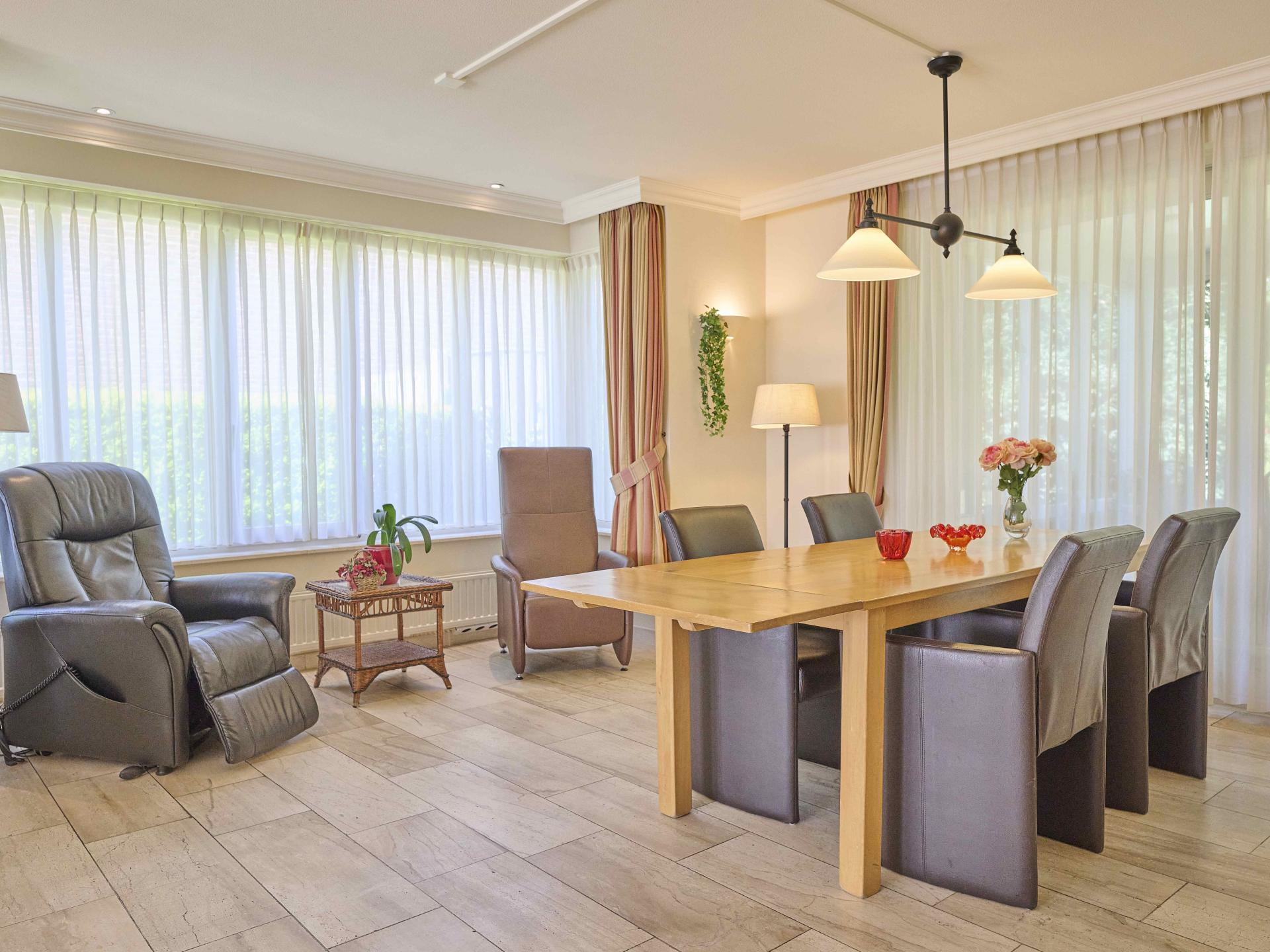 Toegankelijke designvilla in hartje Panningen, ideaal voor 6 personen - foto 6