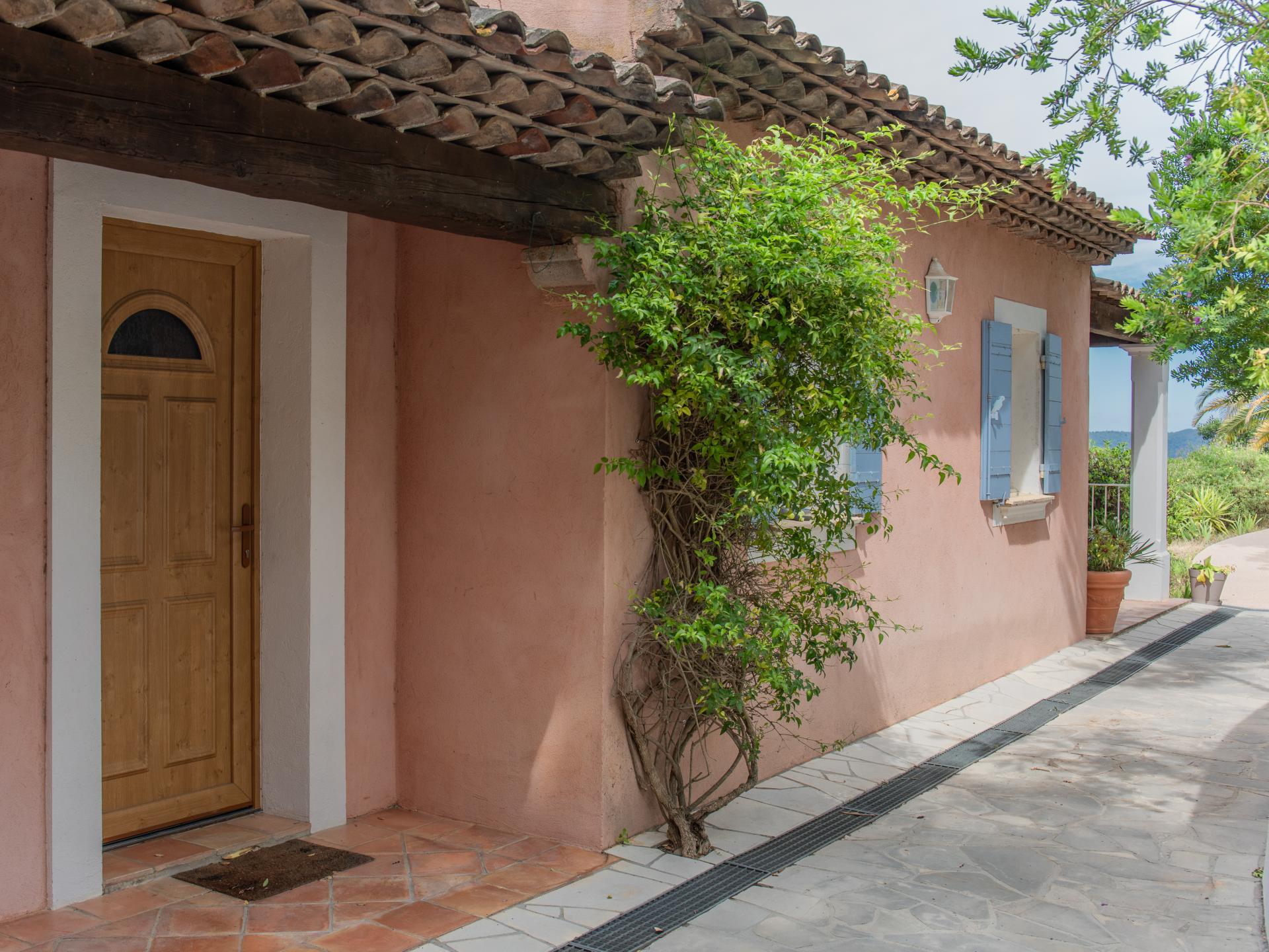 Villa met panoramisch uitzicht, privézwembad en strand op 2 km in Cavalaire-sur-Mer - foto 9