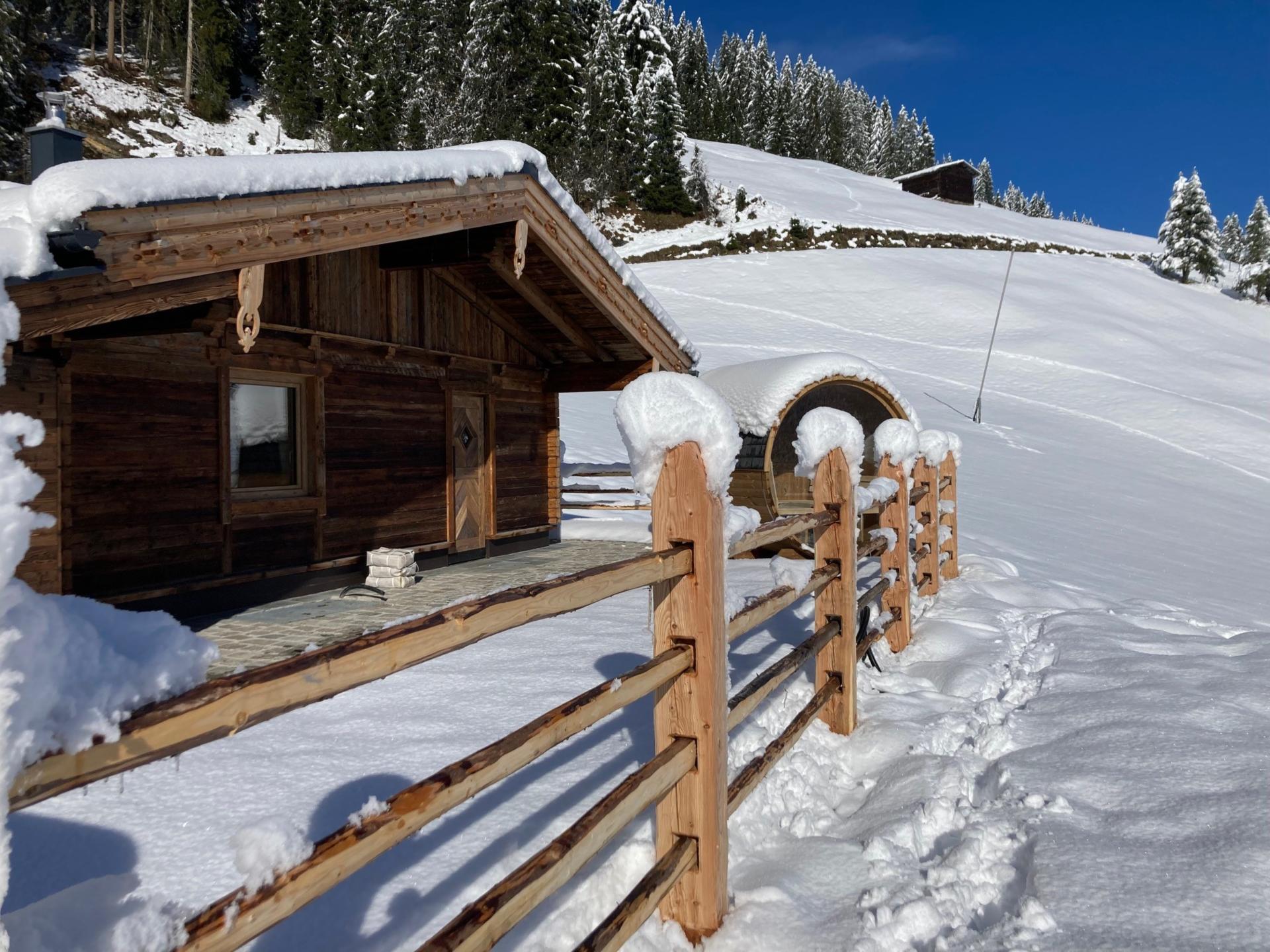 Luxe chalet direct aan de skipiste met privé whirlpool en sauna in Gerlos - foto 37