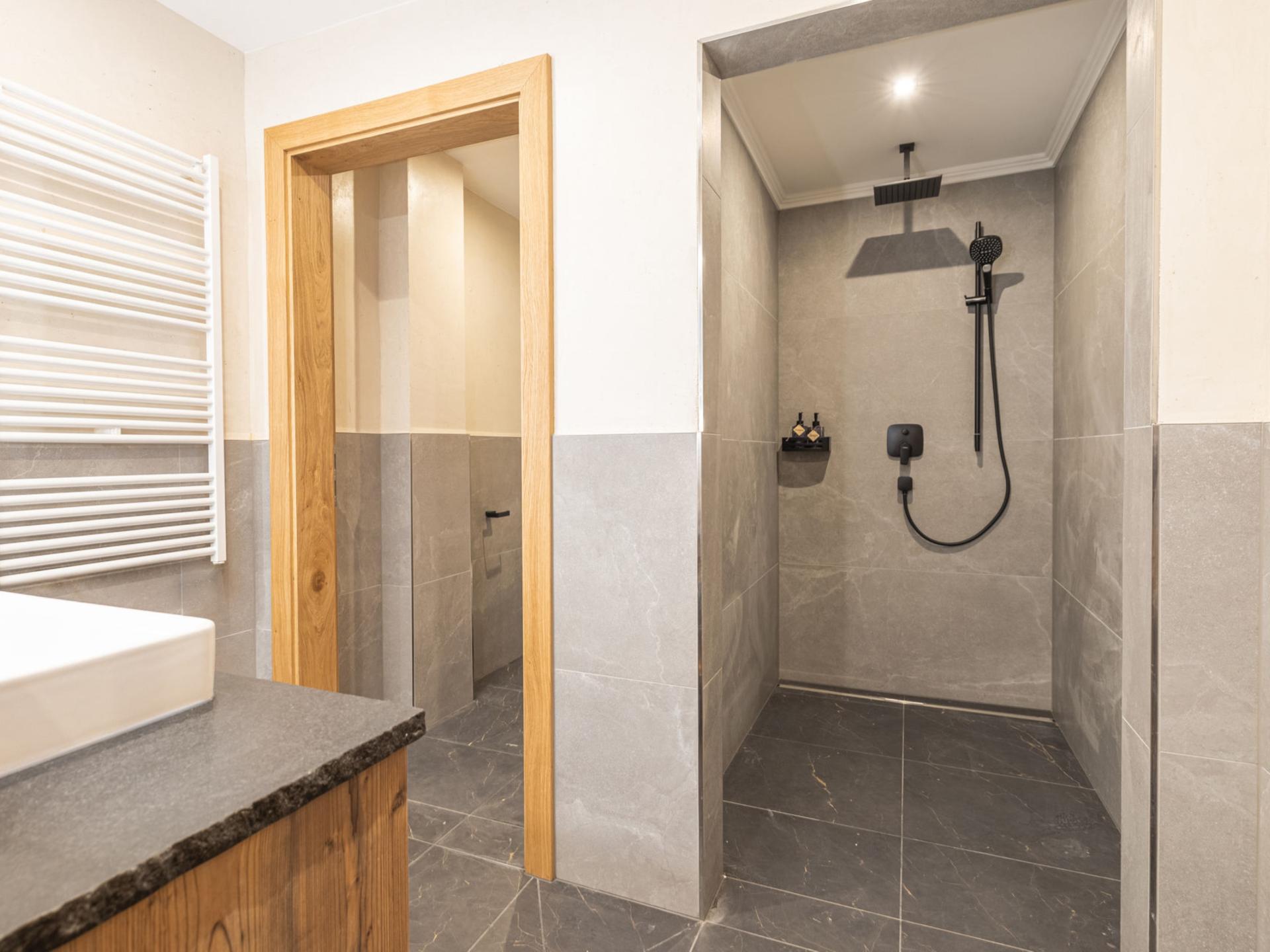 Luxe chalet direct aan de skipiste met privé whirlpool en sauna in Gerlos - foto 24