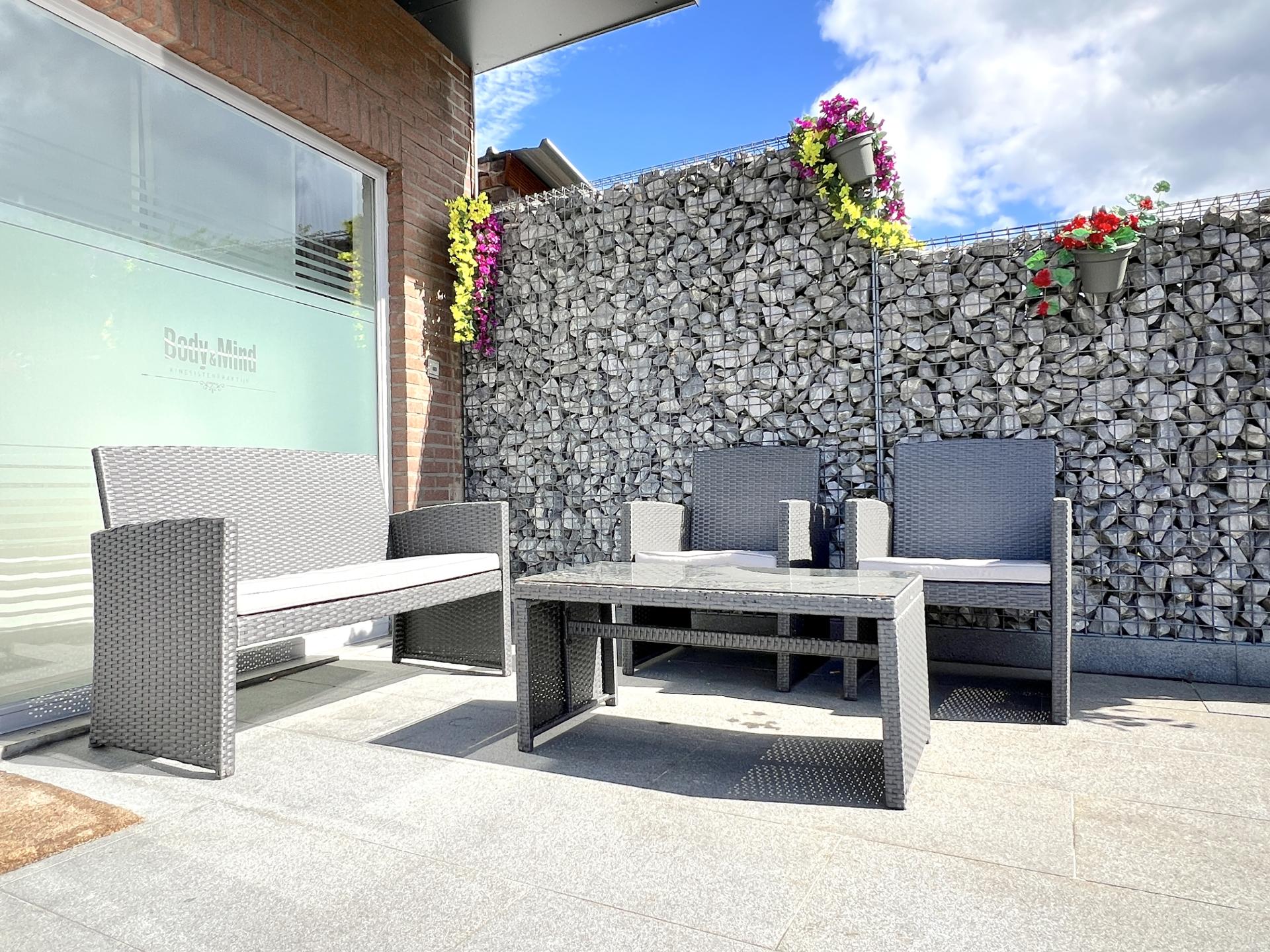 Centraal gelegen ruim appartement met tuin in Genk - foto 7
