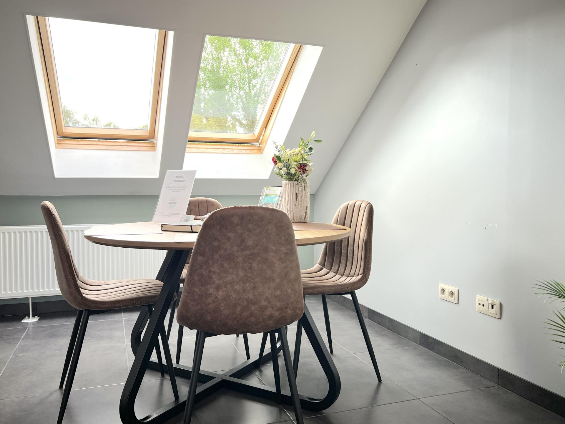 Centraal gelegen ruim appartement met tuin in Genk - foto 13