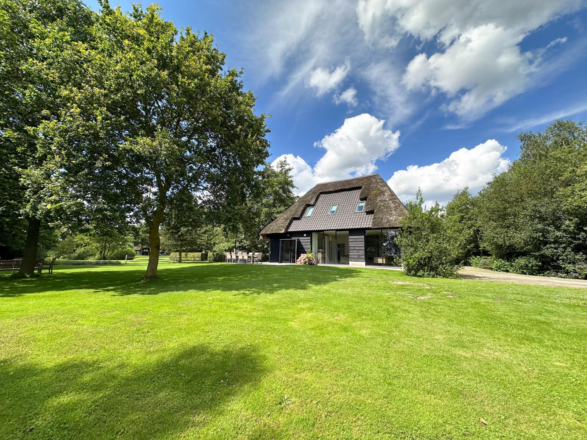Vrijstaande villa met hottub en panoramisch uitzicht over natuurgebied - foto 35