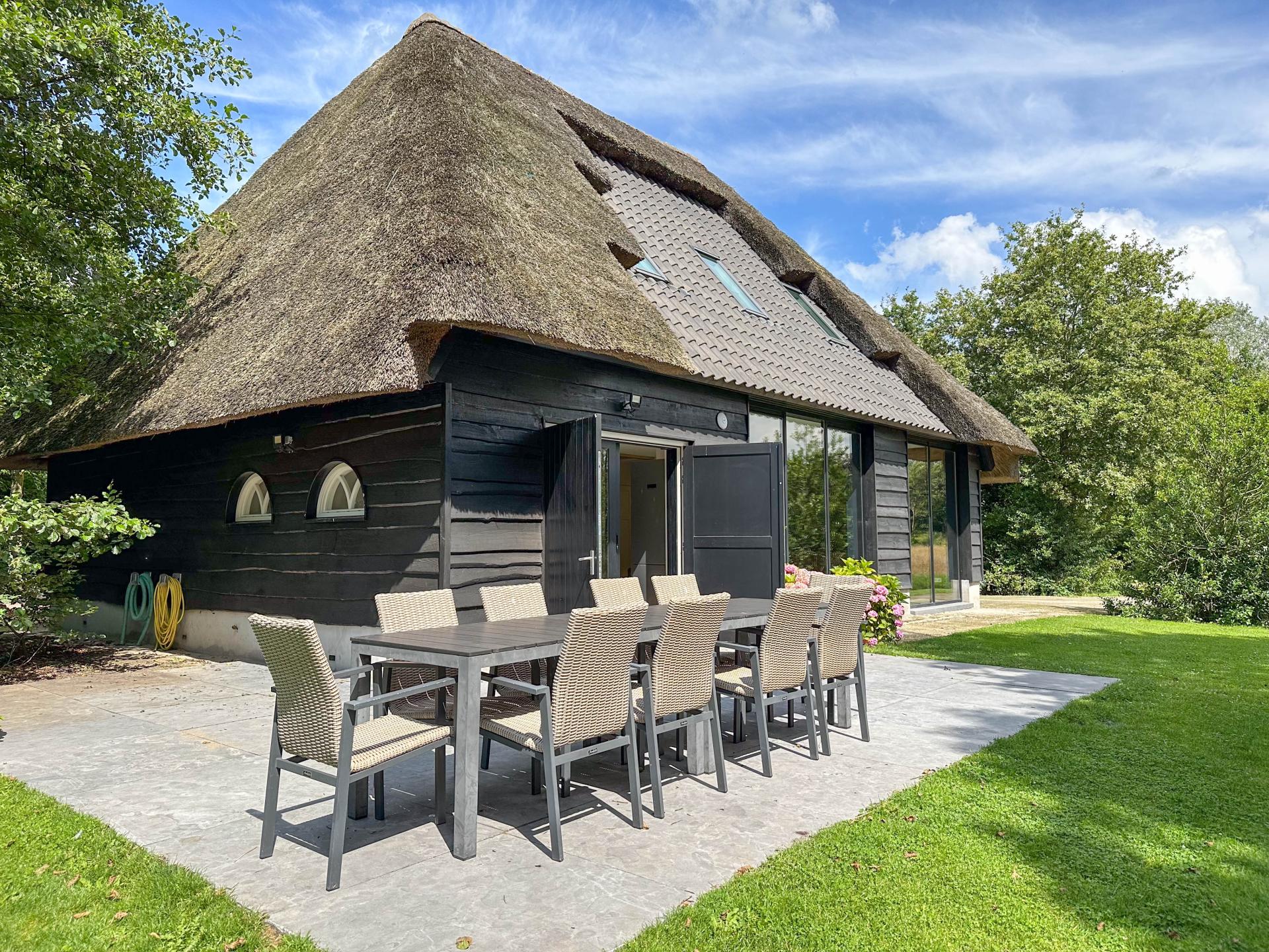 Vrijstaande villa met hottub en panoramisch uitzicht over natuurgebied - foto 33