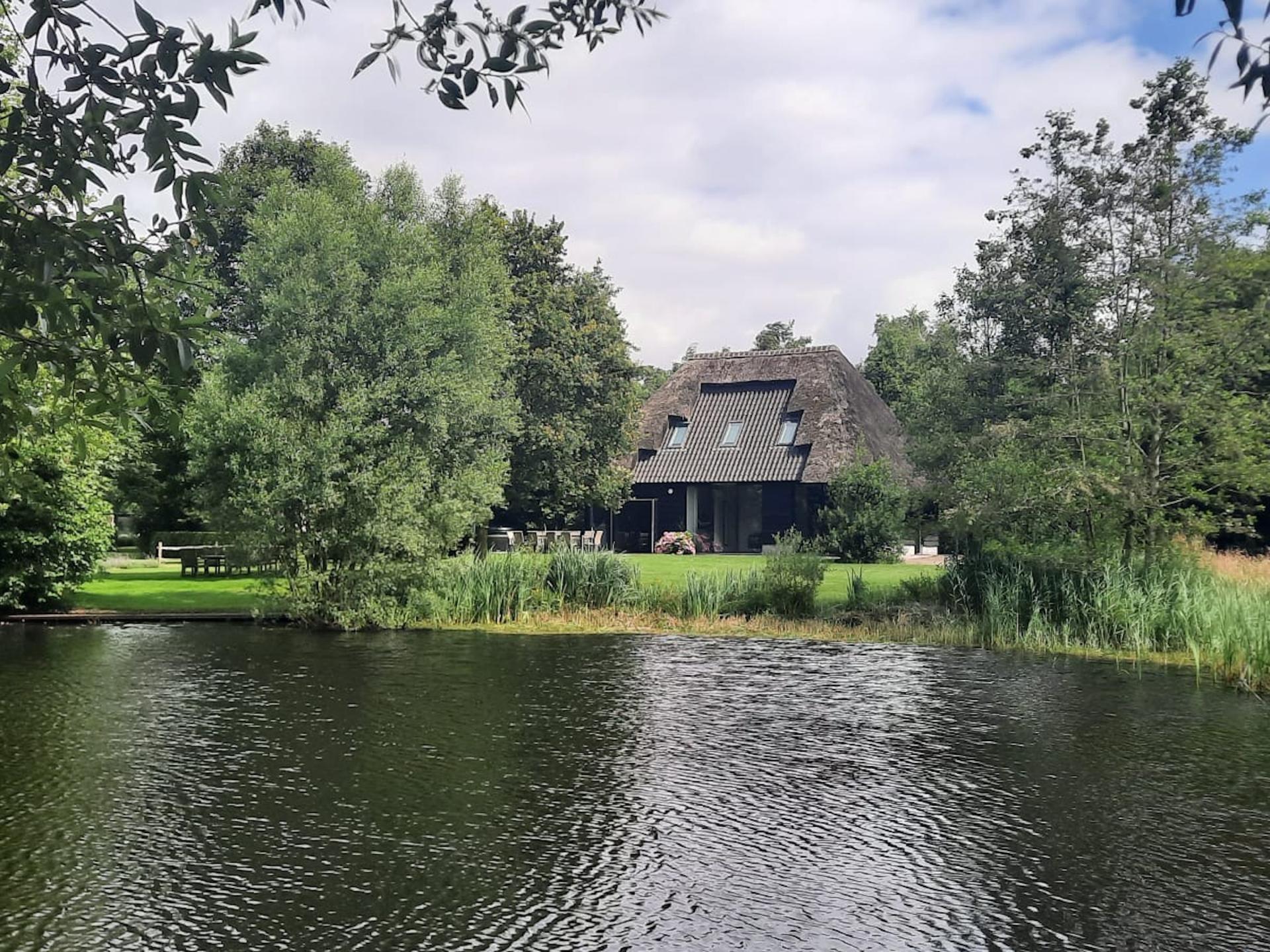 Vrijstaande villa met hottub en panoramisch uitzicht over natuurgebied - foto 36