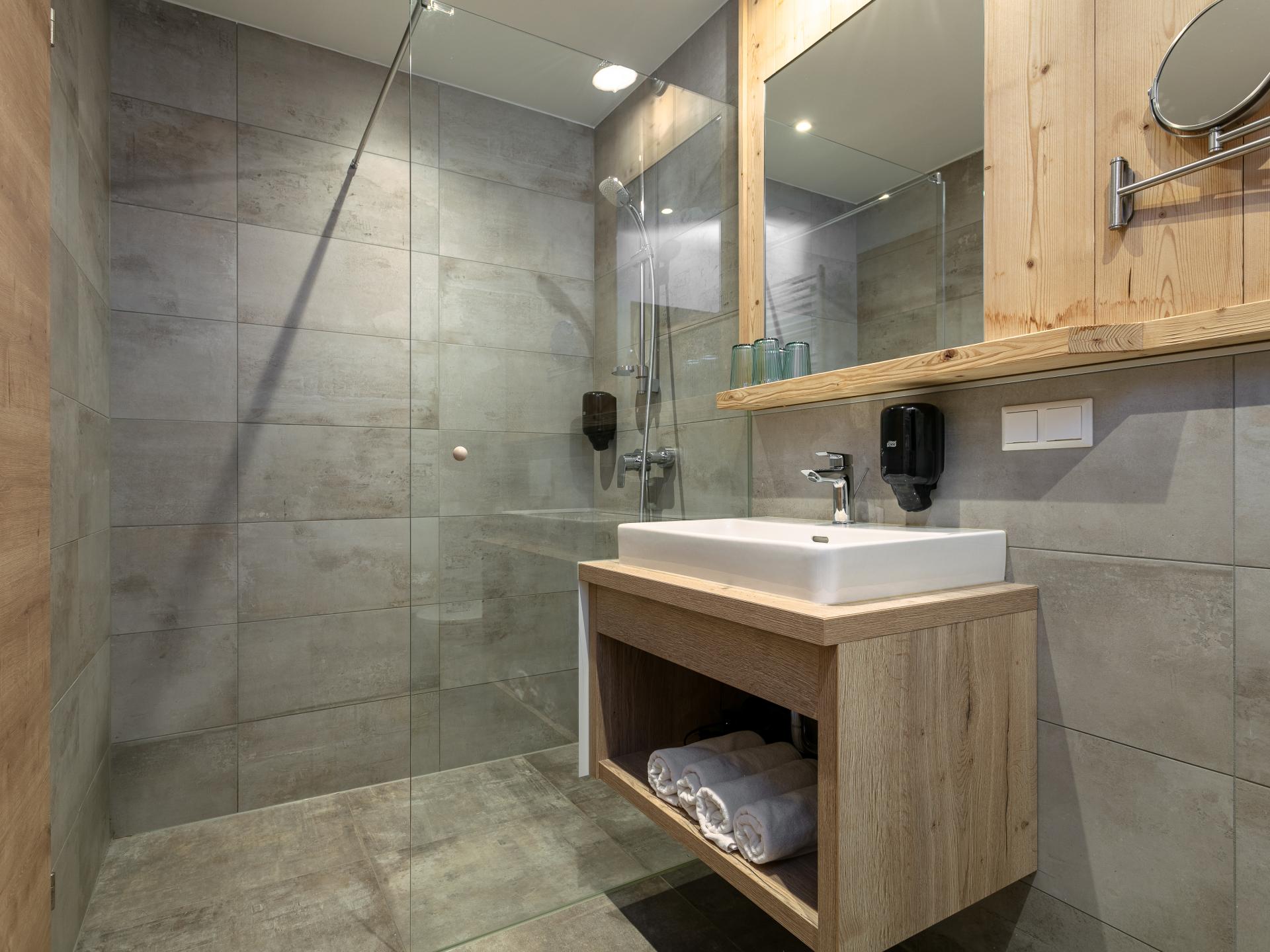 4-persoons appartement met privésauna in centrum Haus im Ennstal - foto 16