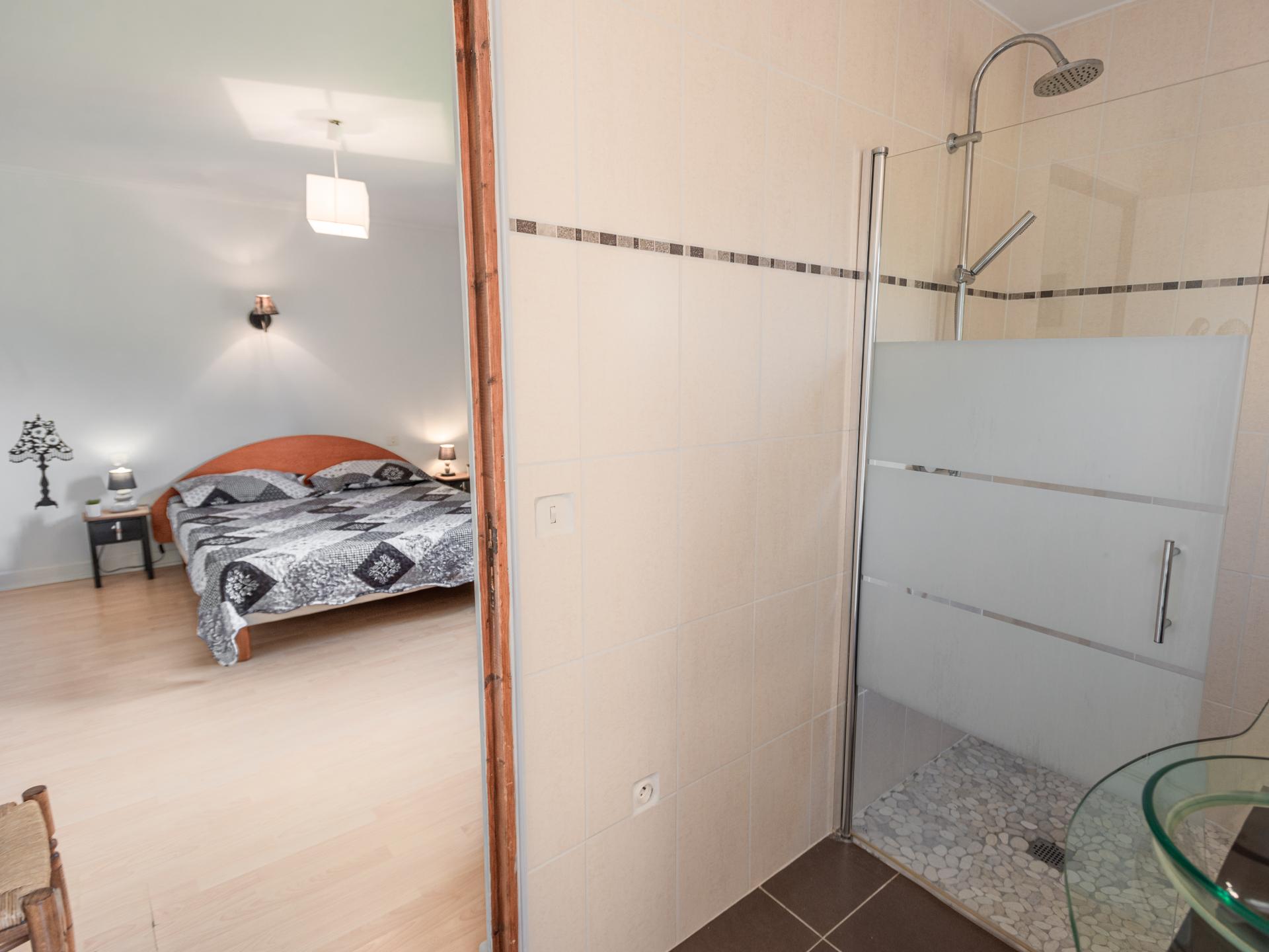 6-persoons vrijstaand vakantiehuis in Besse met zwembad - foto 19