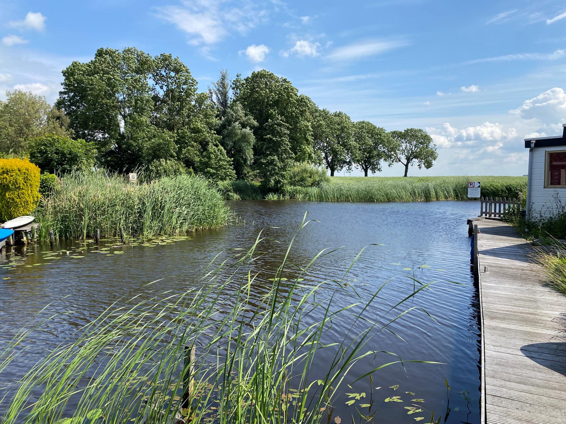 Luxe chalet aan het water met eigen sloep in hartje Friesland - foto 30