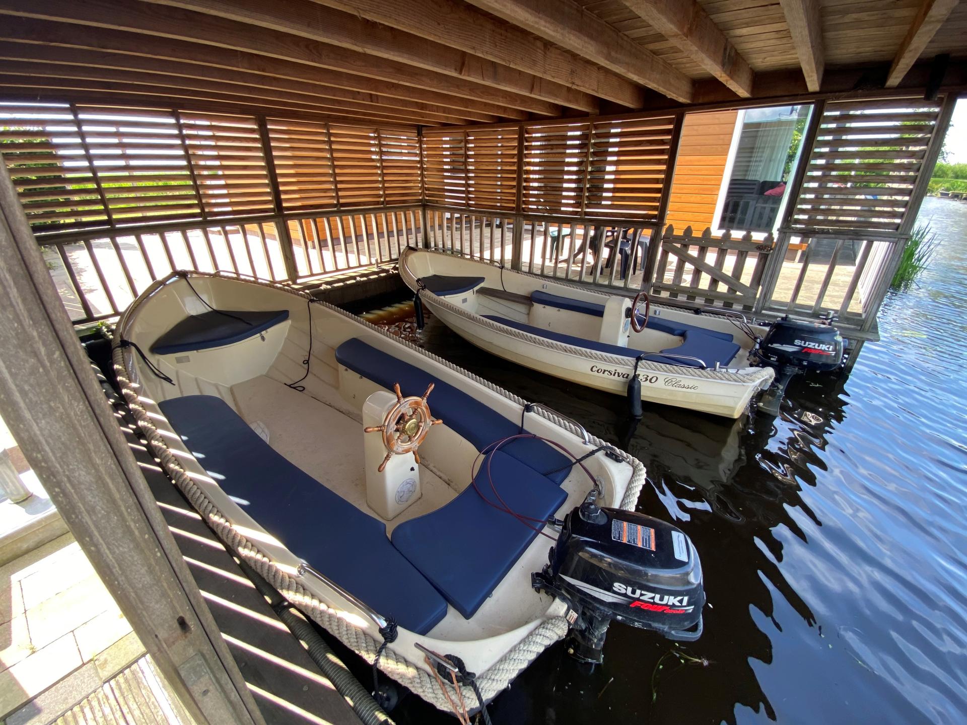 Luxe chalet aan het water met eigen sloep in hartje Friesland - foto 2