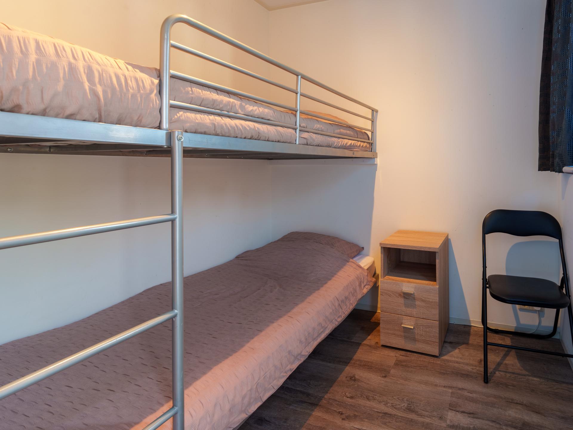 Luxe chalet aan het water met eigen sloep in hartje Friesland - foto 5