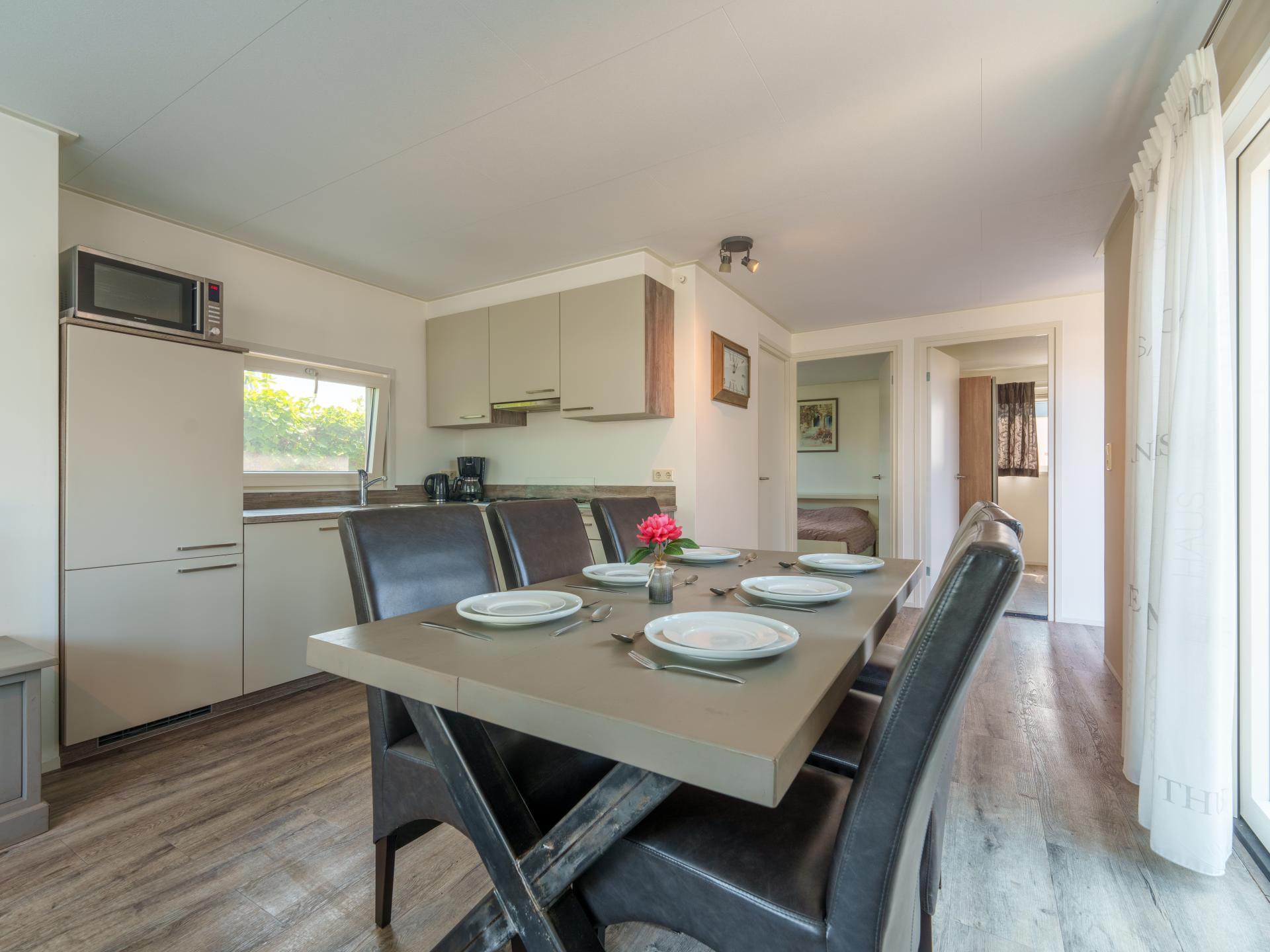 Luxe chalet aan het water met eigen sloep in hartje Friesland - foto 19