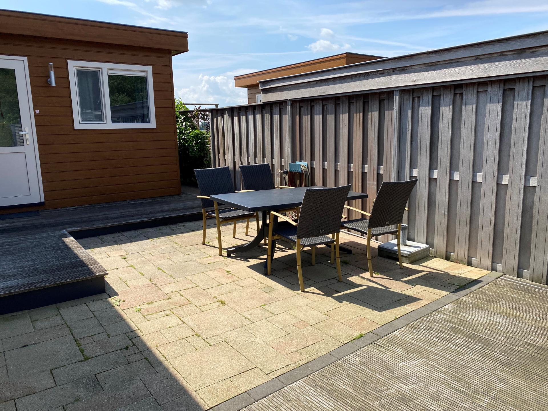 Luxe chalet aan het water met eigen sloep in hartje Friesland - foto 16