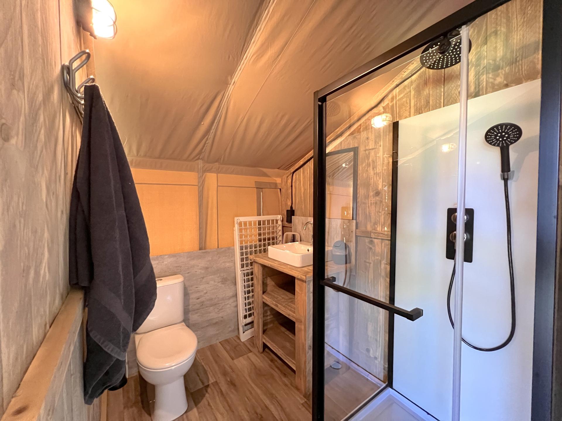 Luxe safaritent op sfeervol Veluws park, nabij bos en water - foto 8