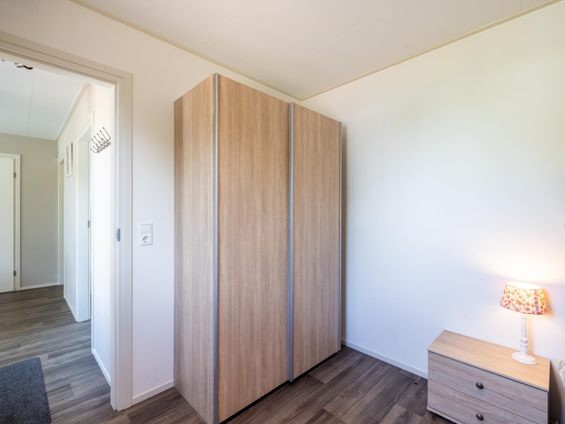 Luxe waterchalet met sloep in hartje Friese Meren – 8 personen - foto 13