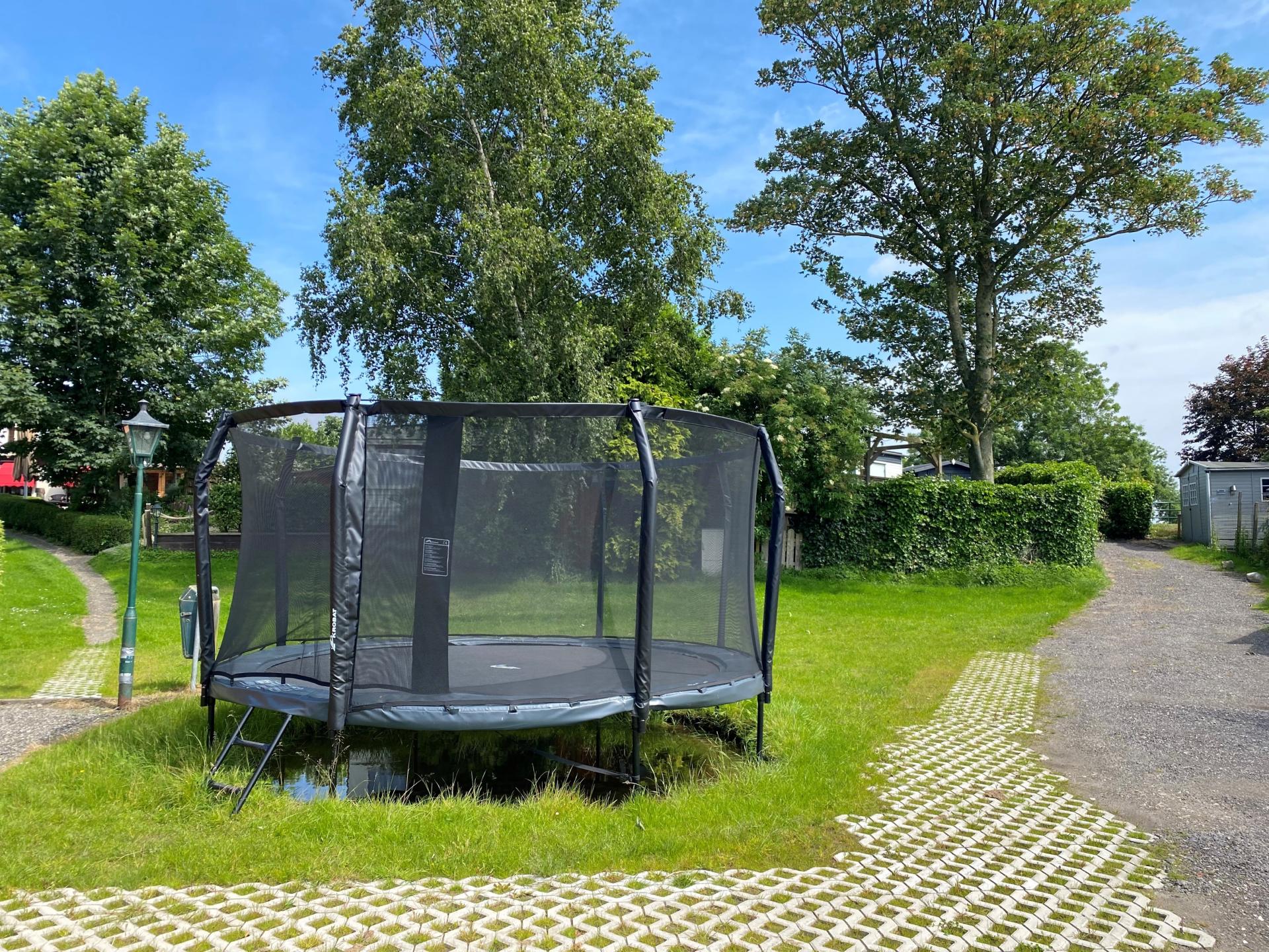 Luxe waterchalet met sloep in hartje Friese Meren – 8 personen - foto 19