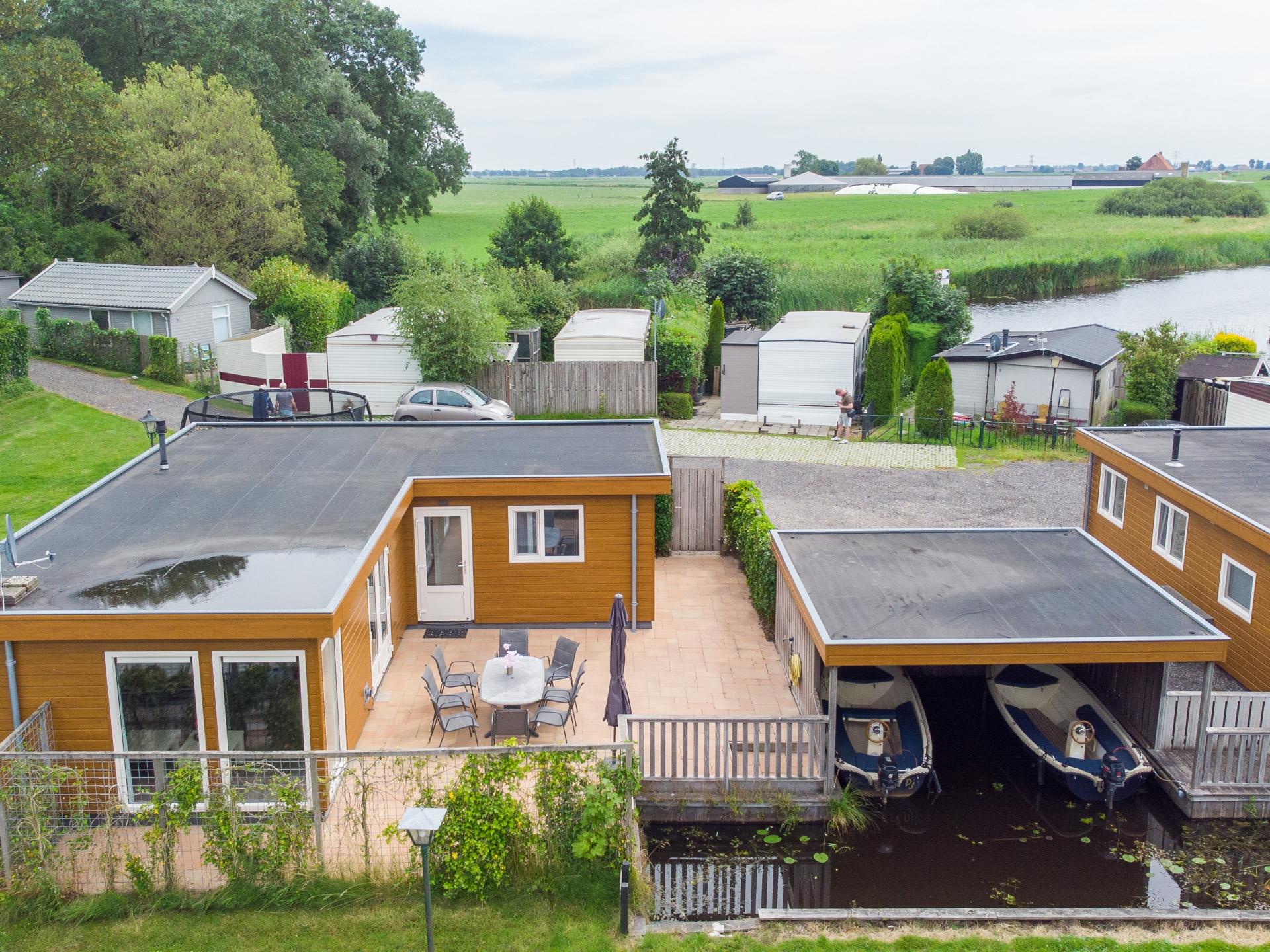 Luxe waterchalet met sloep in hartje Friese Meren – 8 personen - foto 22