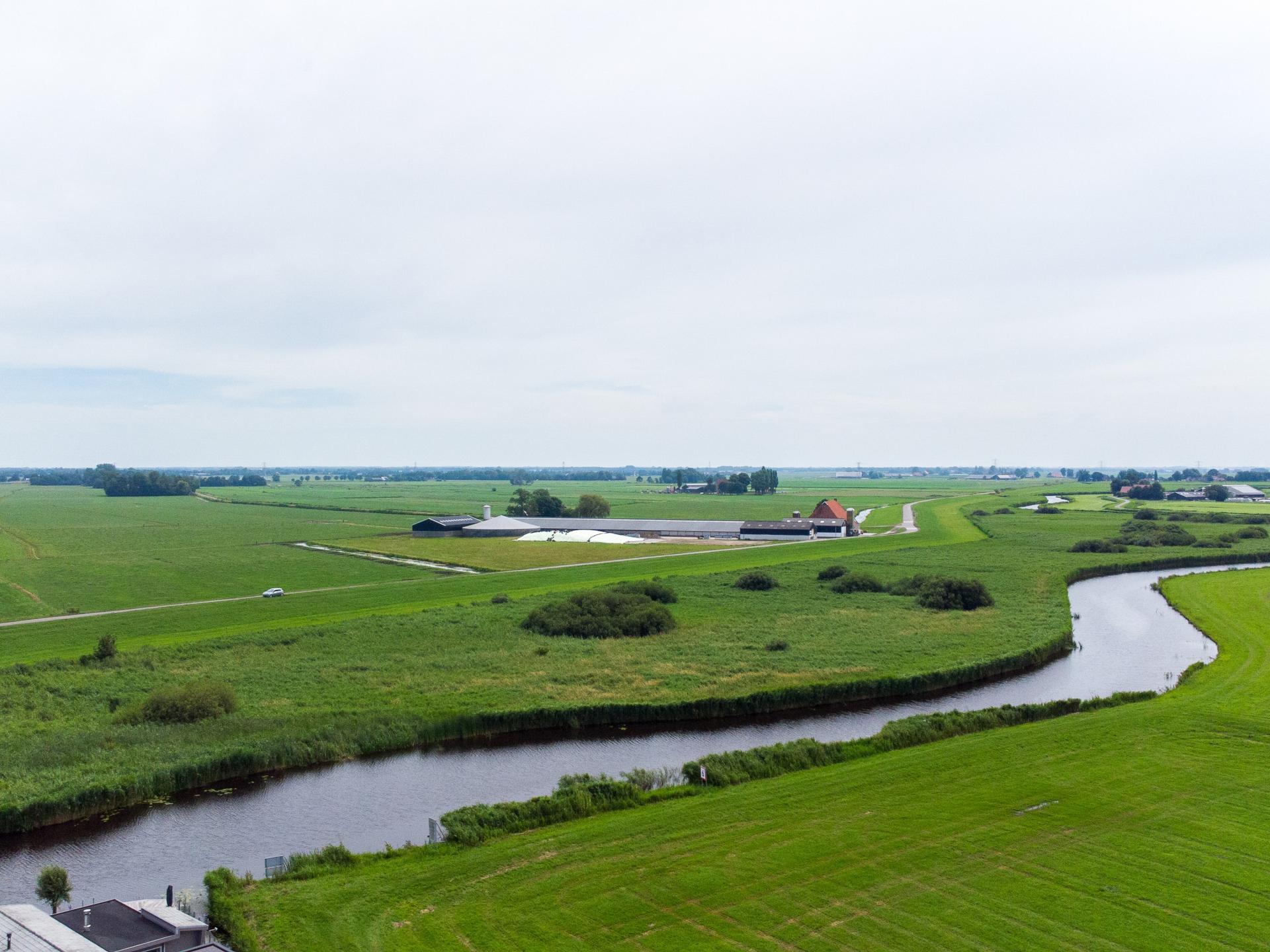 Sfeervol waterchalet met eigen sloep op rustig park in hartje Friese Meren - foto 20