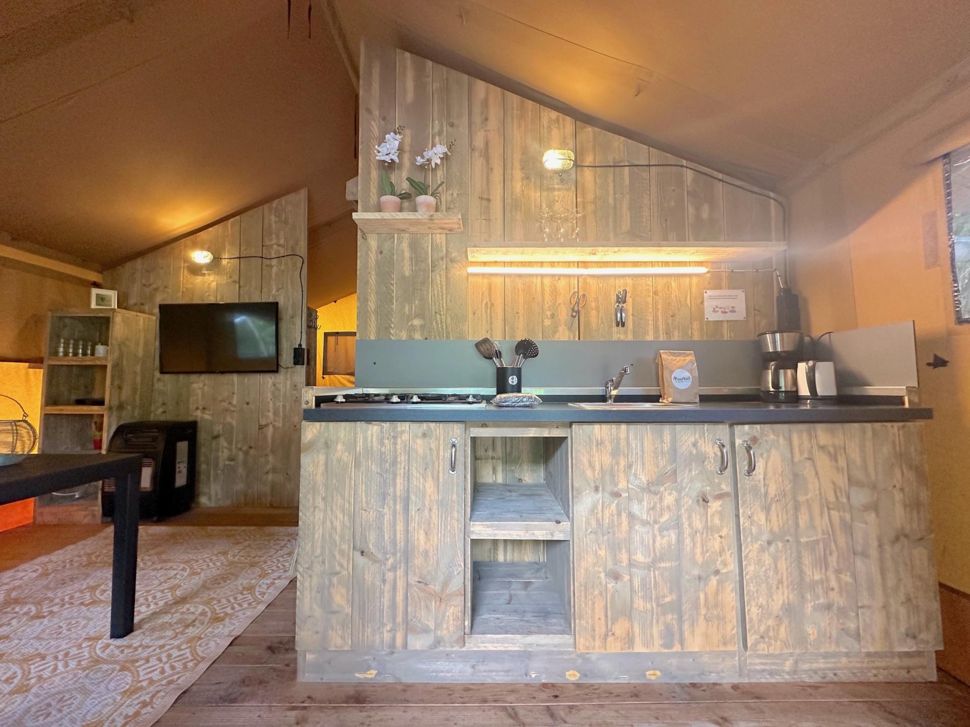 Luxe safaritent met hottub voor 6 personen op de Veluwe - foto 28