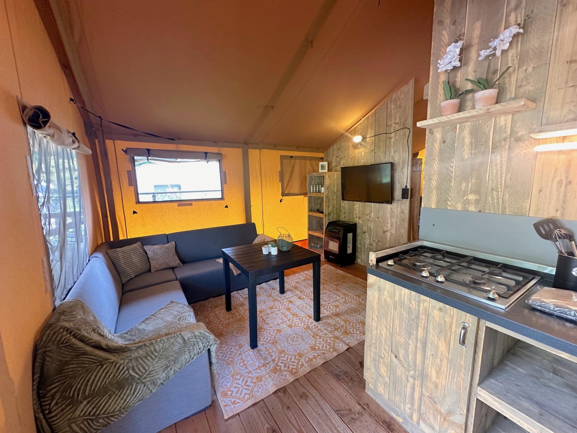 Luxe safaritent met hottub voor 6 personen op de Veluwe - foto 26