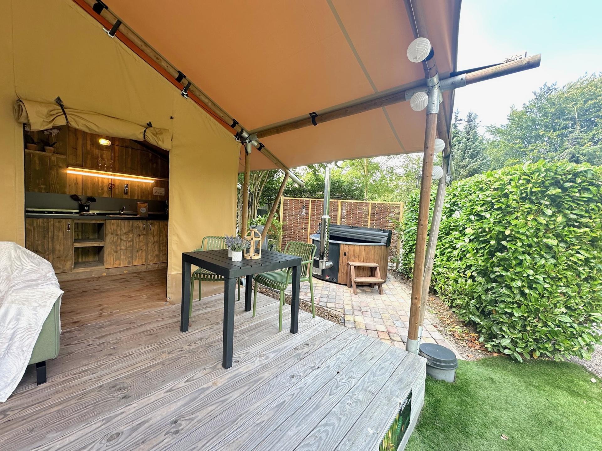 Luxe safaritent met hottub voor 6 personen op de Veluwe - foto 24