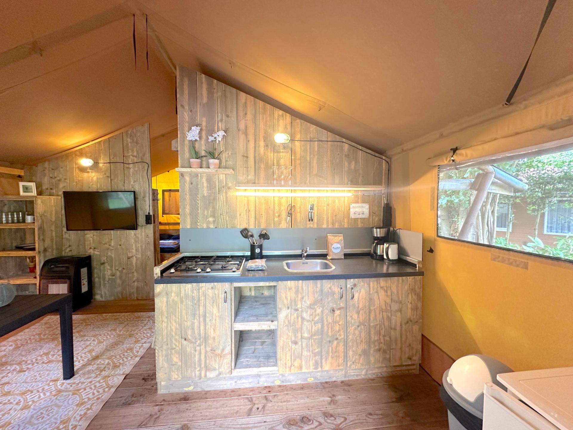 Luxe safaritent met hottub voor 6 personen op de Veluwe - foto 25