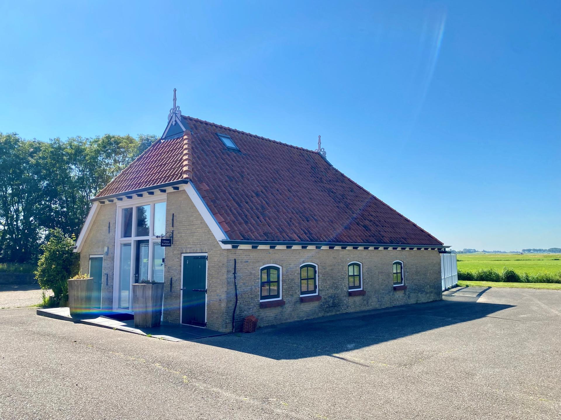 Sfeervol Koetshuis bij het Wad met weids uitzicht over Friese weilanden - foto 37