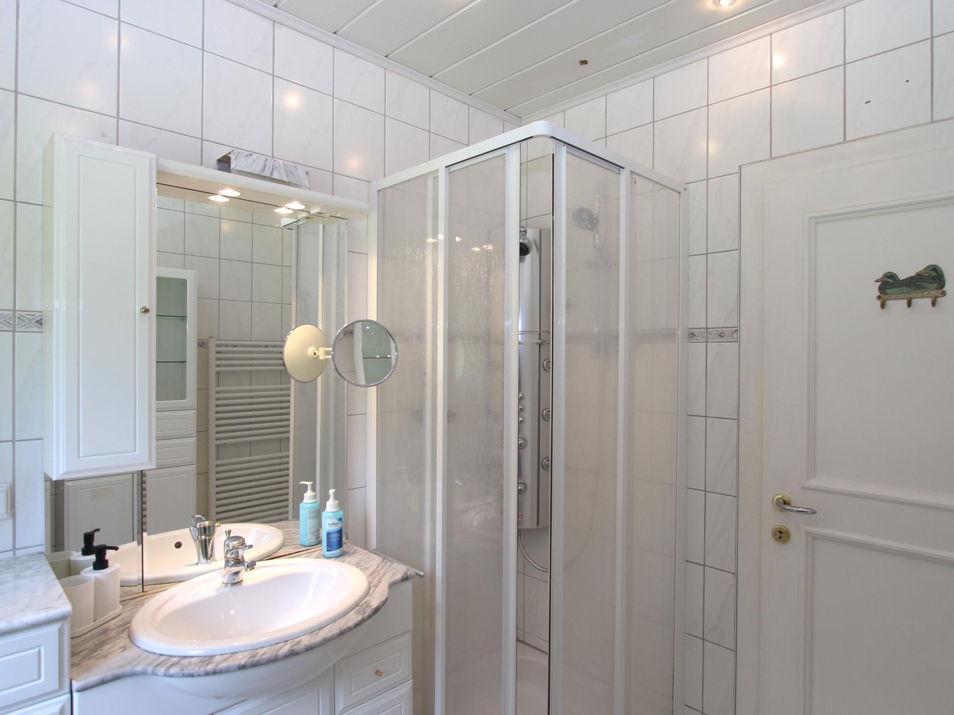12-persoons ruim vakantiehuis in Gnesau met sauna en grote tuin - foto 20