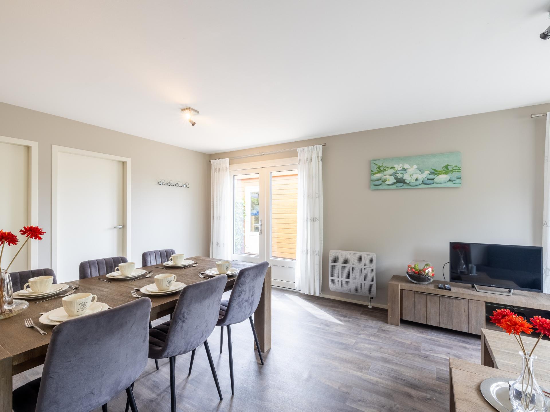 Twee luxe chalets met privésloepen aan water in hartje Friesland - foto 26