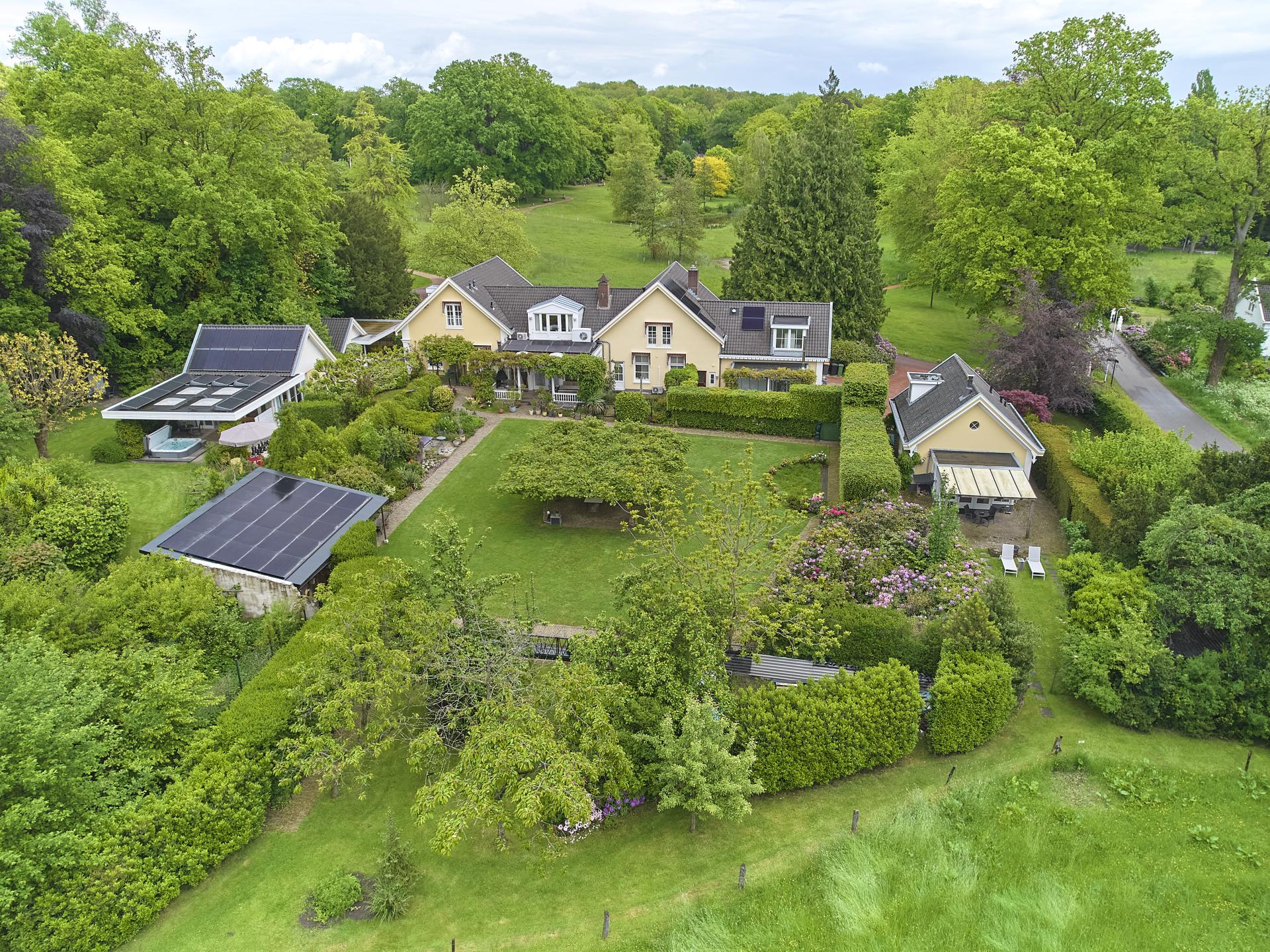 Romantisch vakantiehuis met jacuzzi in de bossen bij Oldenzaal - foto 8