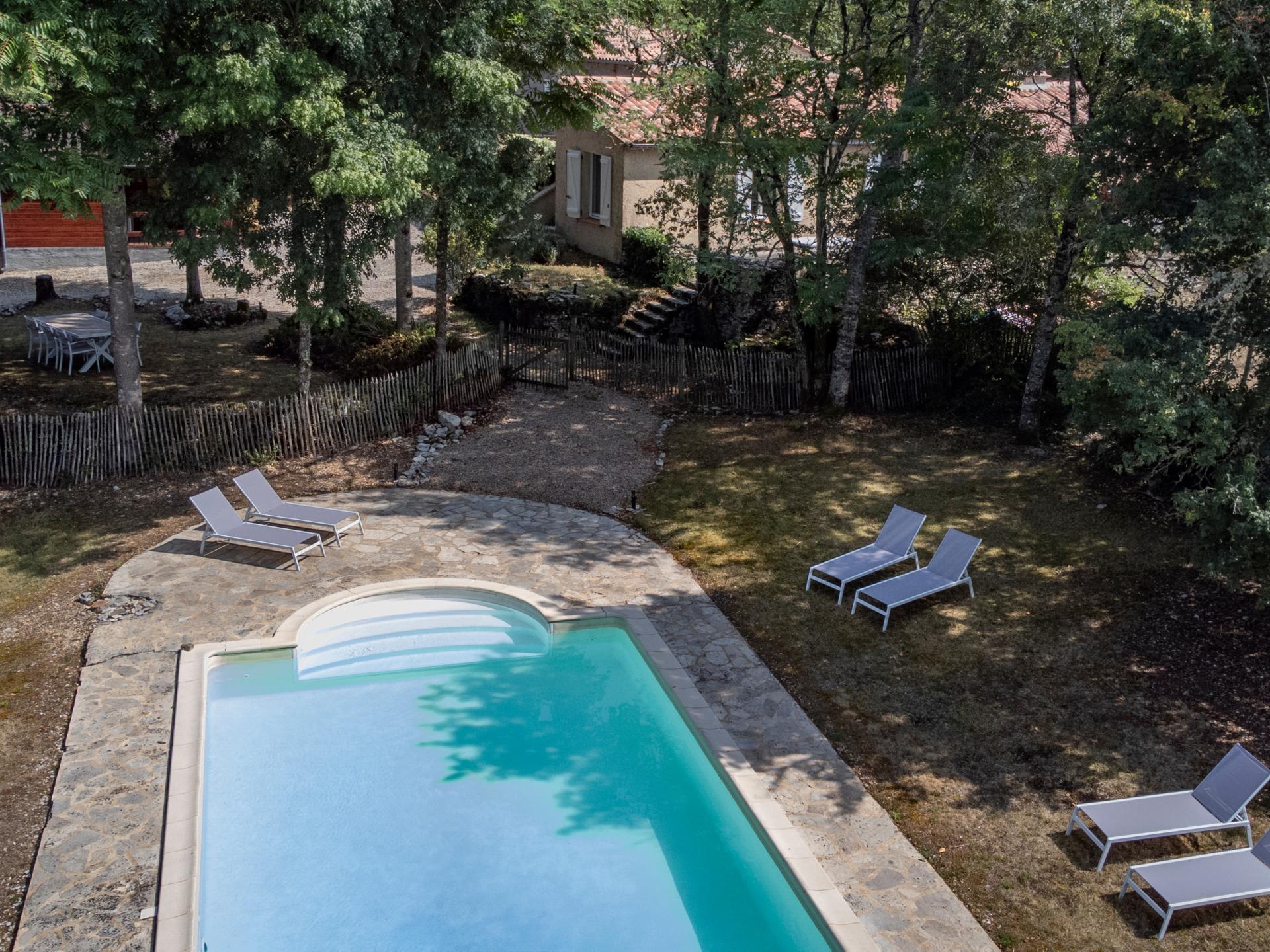 Vrijstaand vakantiehuis in Sérignac met privézwembad en grote tuin - foto 22