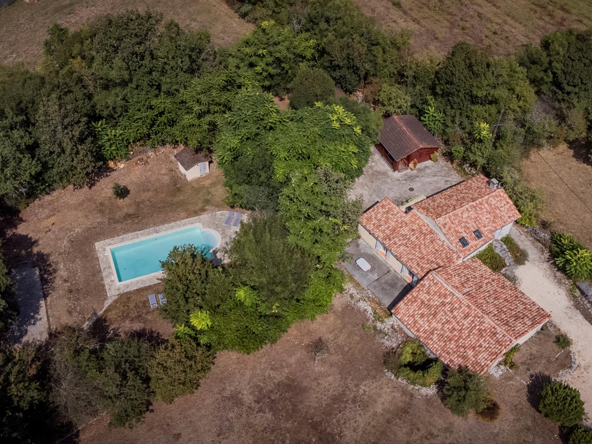 Vrijstaand vakantiehuis in Sérignac met privézwembad en grote tuin - foto 30