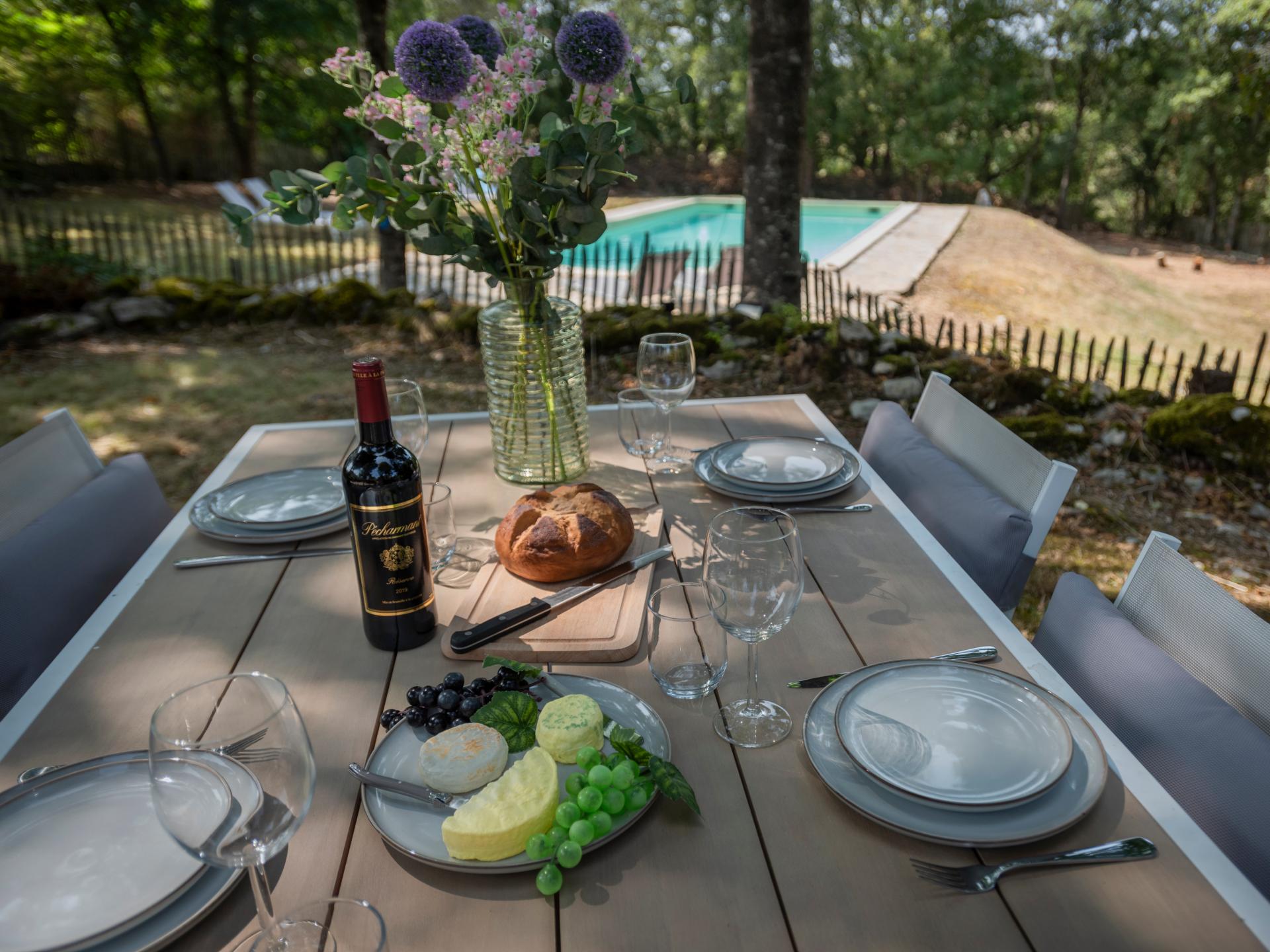 Vrijstaand vakantiehuis in Sérignac met privézwembad en grote tuin - foto 21