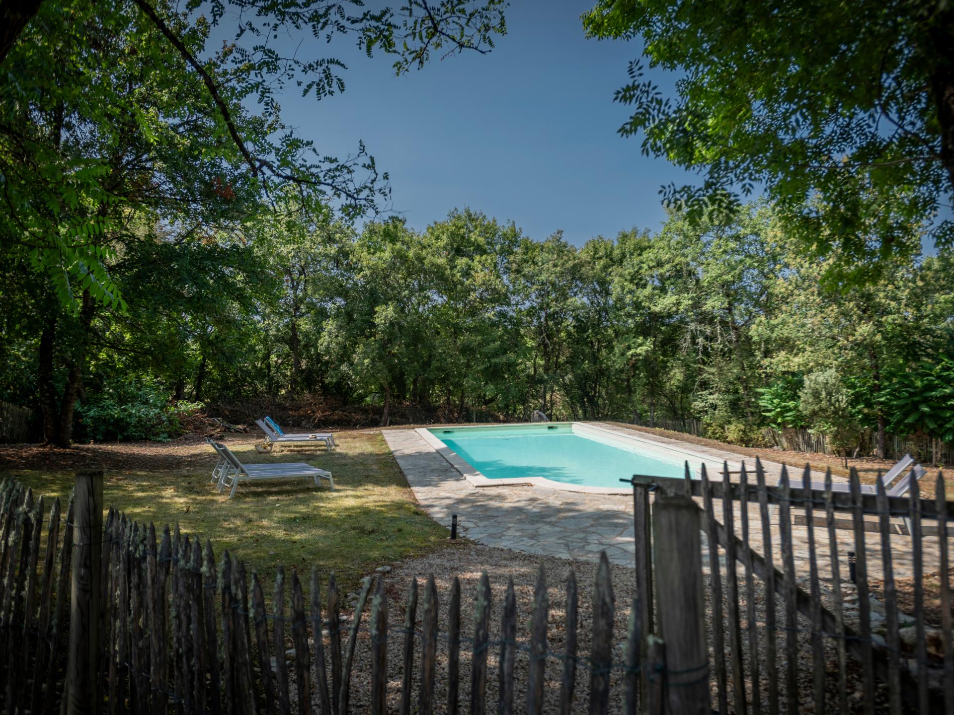 Vrijstaand vakantiehuis in Sérignac met privézwembad en grote tuin - foto 23