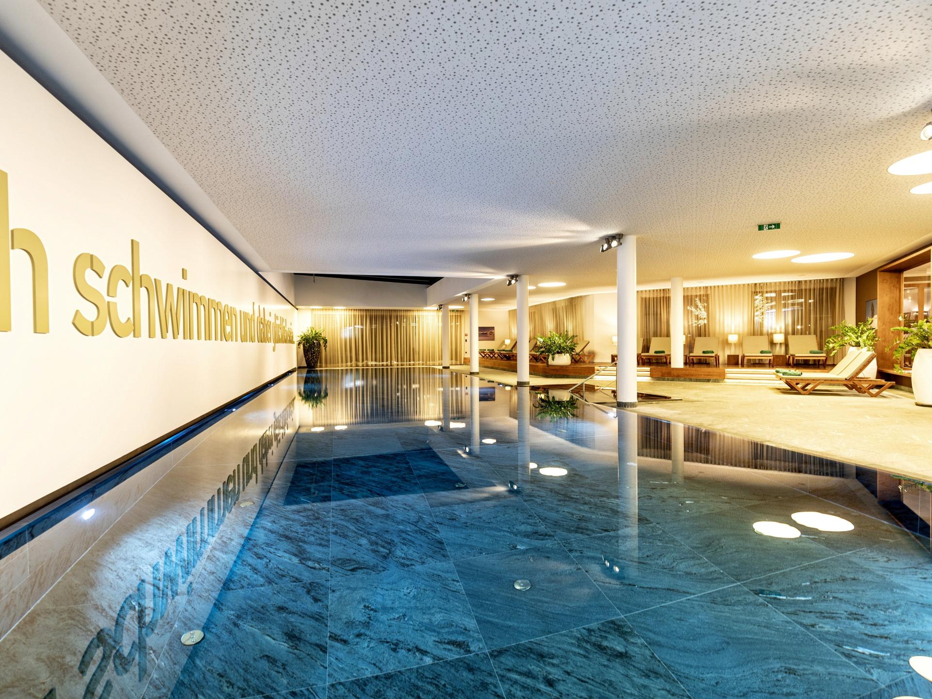 Exclusief chalet aan de Streif in Kitzbühel met 4 suites & Country Club toegang - foto 42