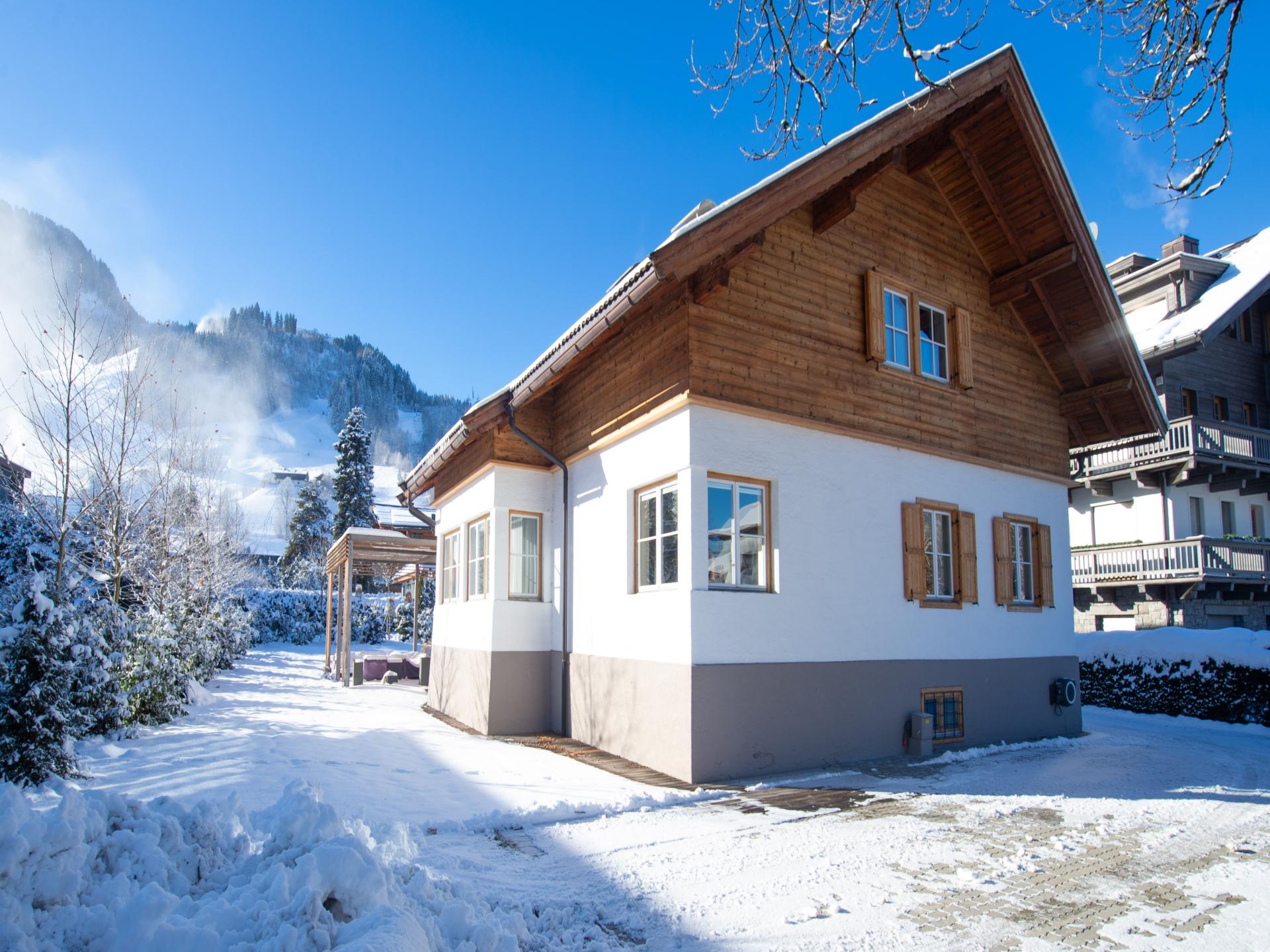 Exclusief chalet aan de Streif in Kitzbühel met 4 suites & Country Club toegang - foto 53