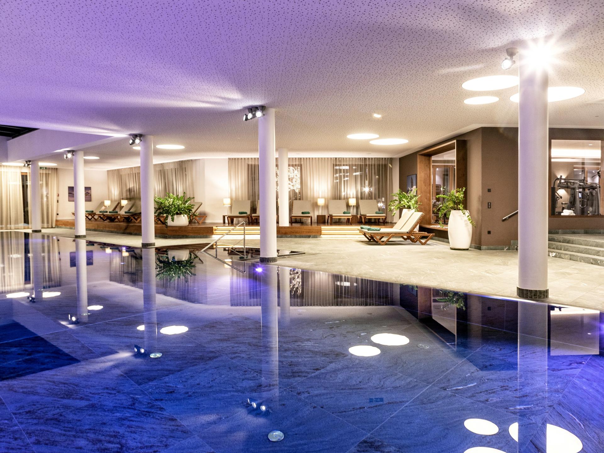 Exclusief chalet aan de Streif in Kitzbühel met 4 suites & Country Club toegang - foto 45