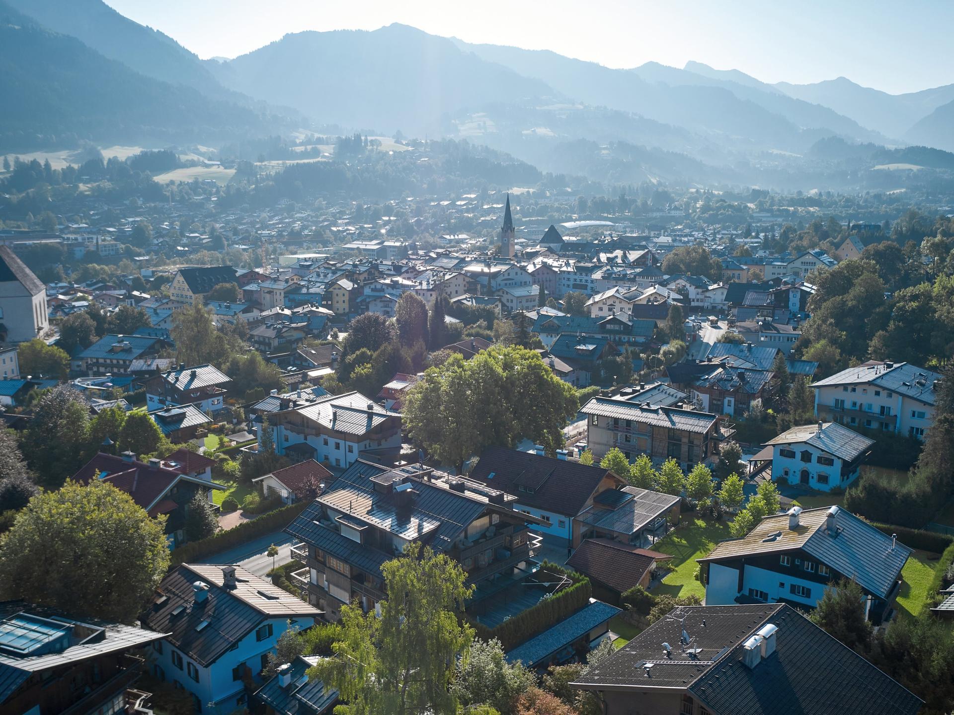 Exclusief chalet aan de Streif in Kitzbühel met 4 suites & Country Club toegang - foto 34