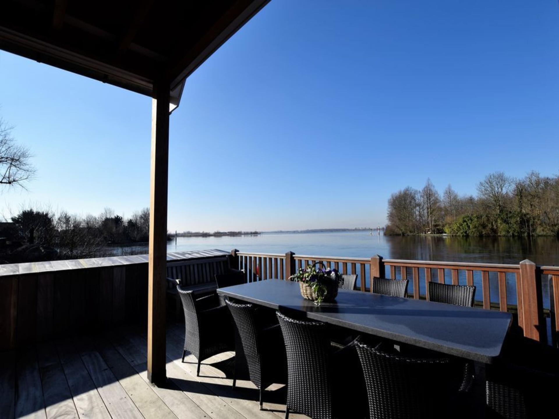 Luxe vakantiehuis aan het water met eigen ligplaats op de Kaag - foto 37