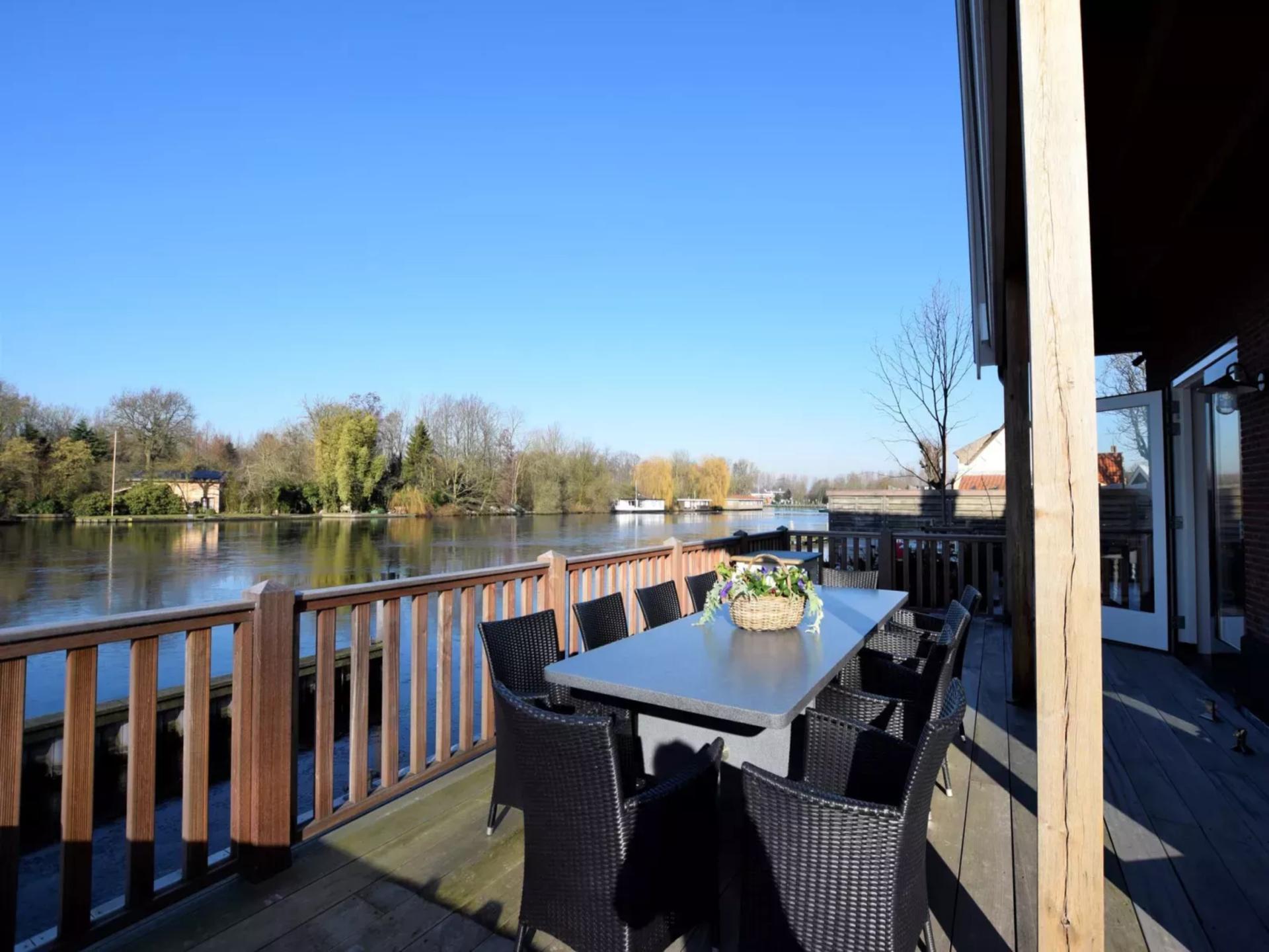 Luxe vakantiehuis aan het water met eigen ligplaats op de Kaag - foto 38