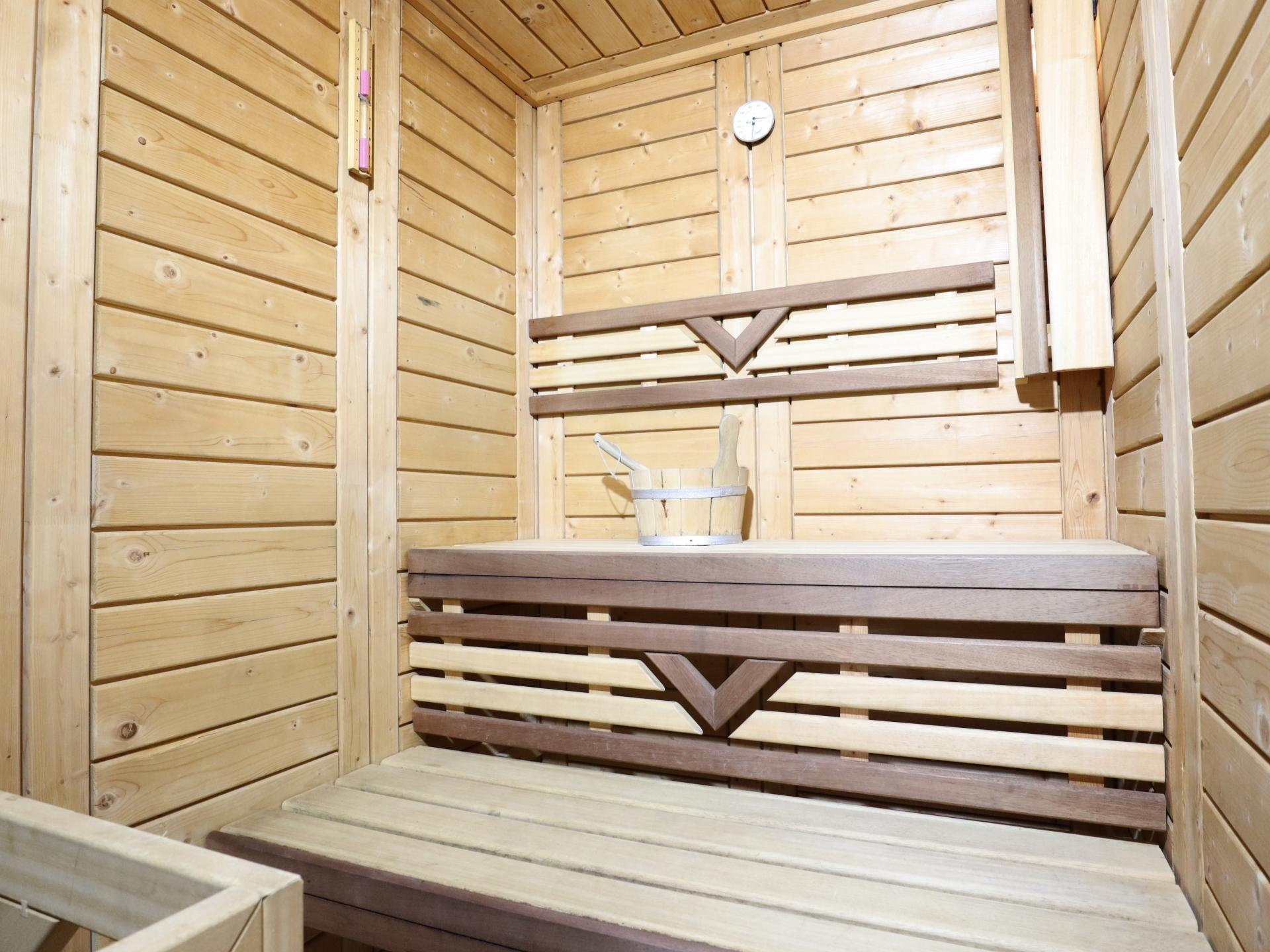 20-persoons vakantiehuis in Chevron met zwembad en sauna - foto 34