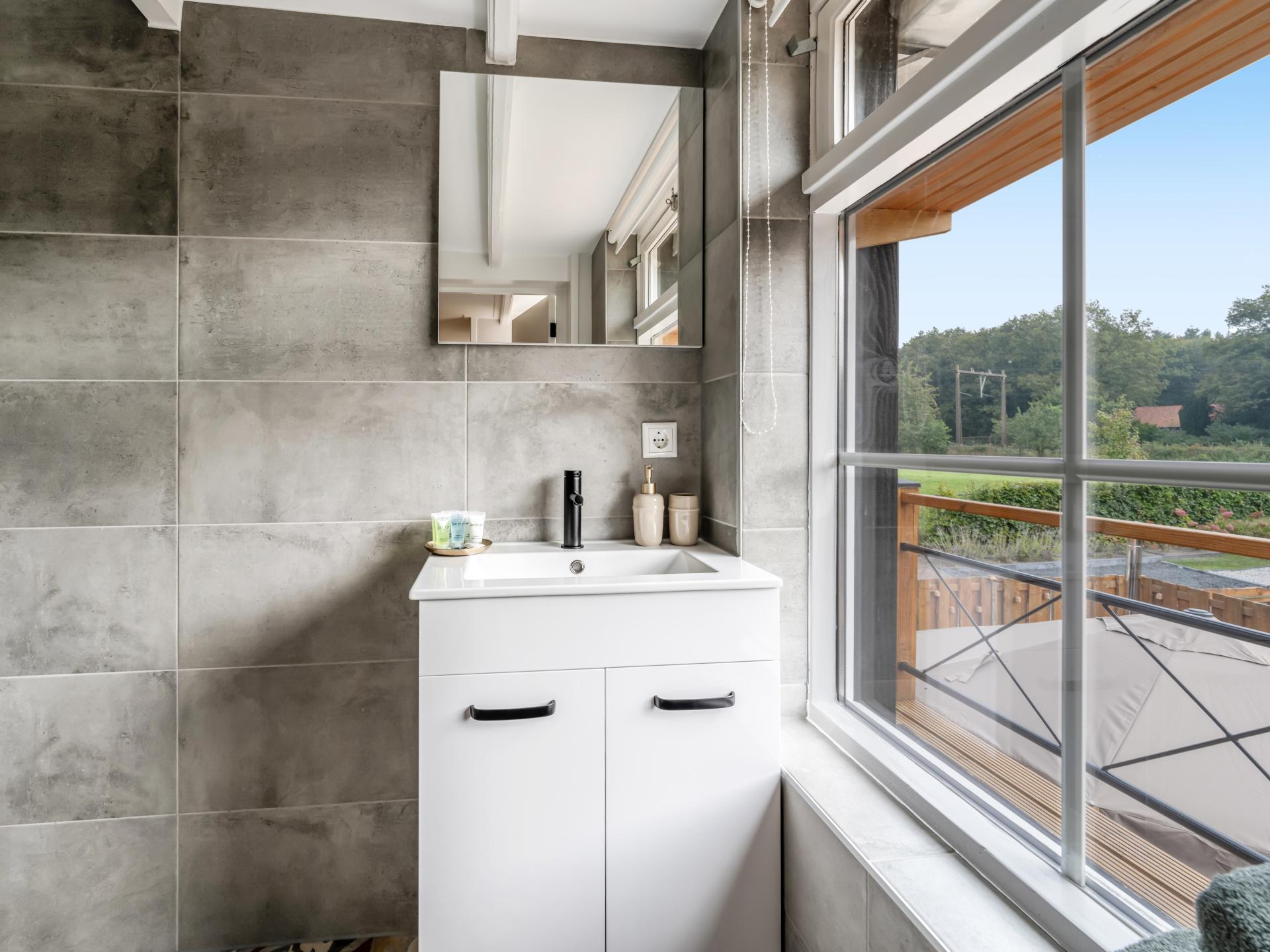 Luxe wellness appartement met sauna & whirlpool op de Veluwe - foto 9