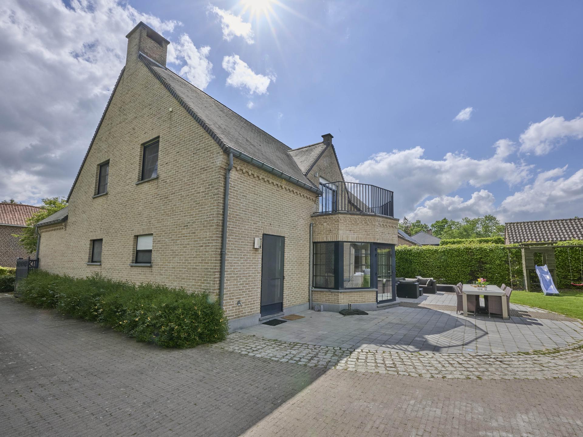 8-persoons vrijstaand vakantiehuis in het centrum van Heers - foto 69