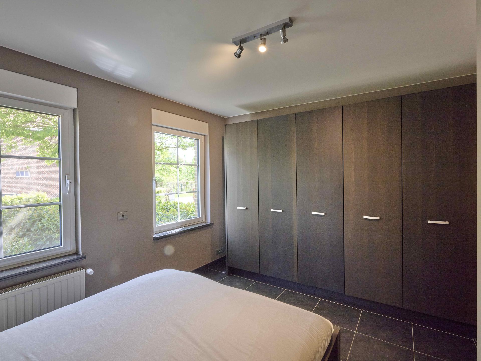 8-persoons vrijstaand vakantiehuis in het centrum van Heers - foto 38
