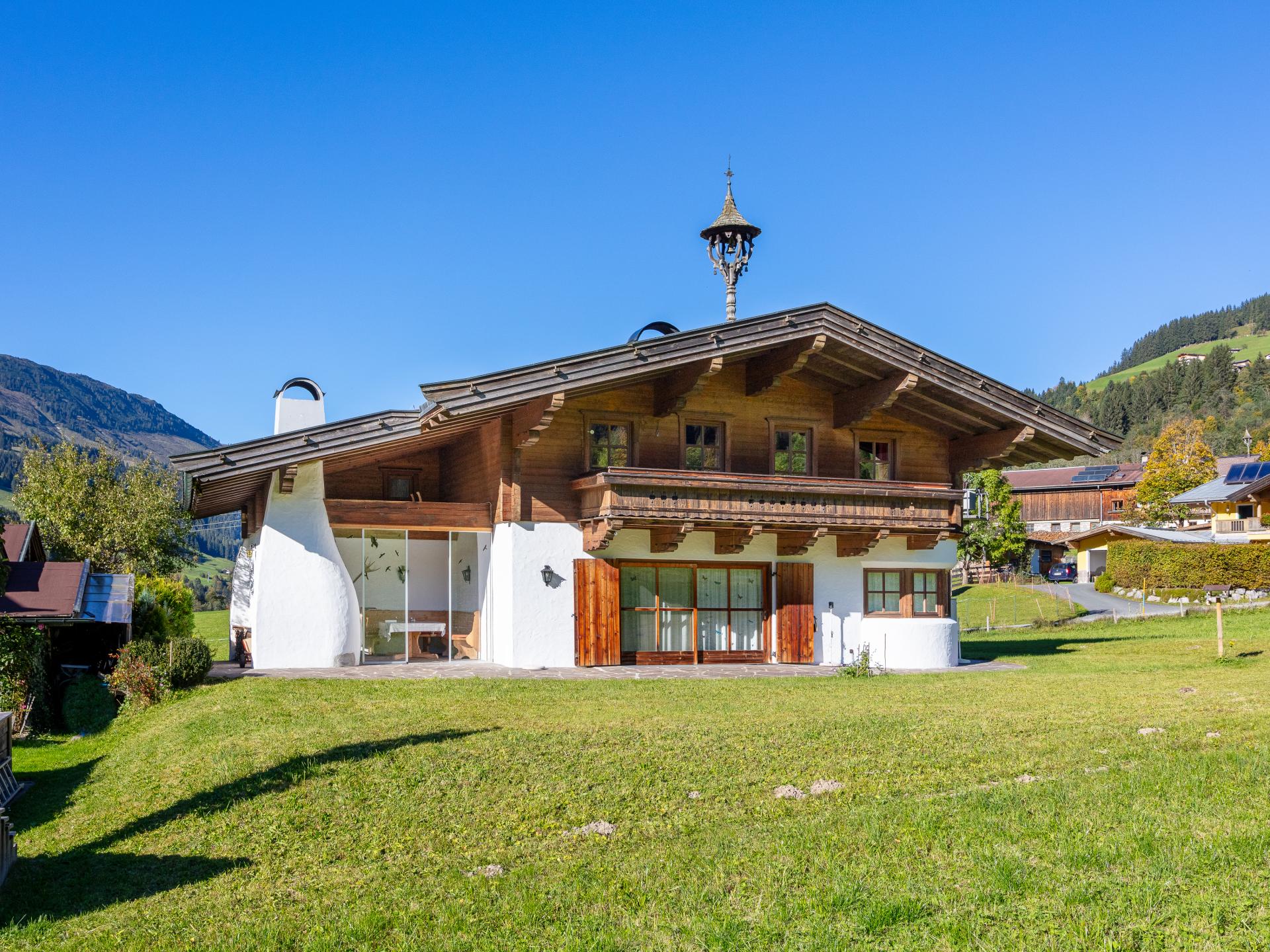 Tirools chalet in Kirchberg, ski tot aan de deur - foto 2
