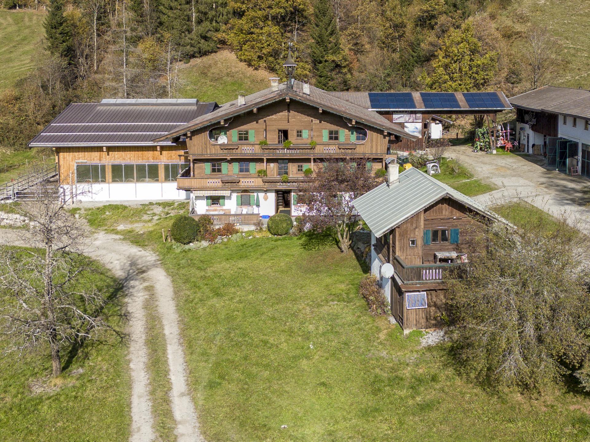 Idyllisch boerderijappartement aan de bosrand in Brixen im Thale - foto 1