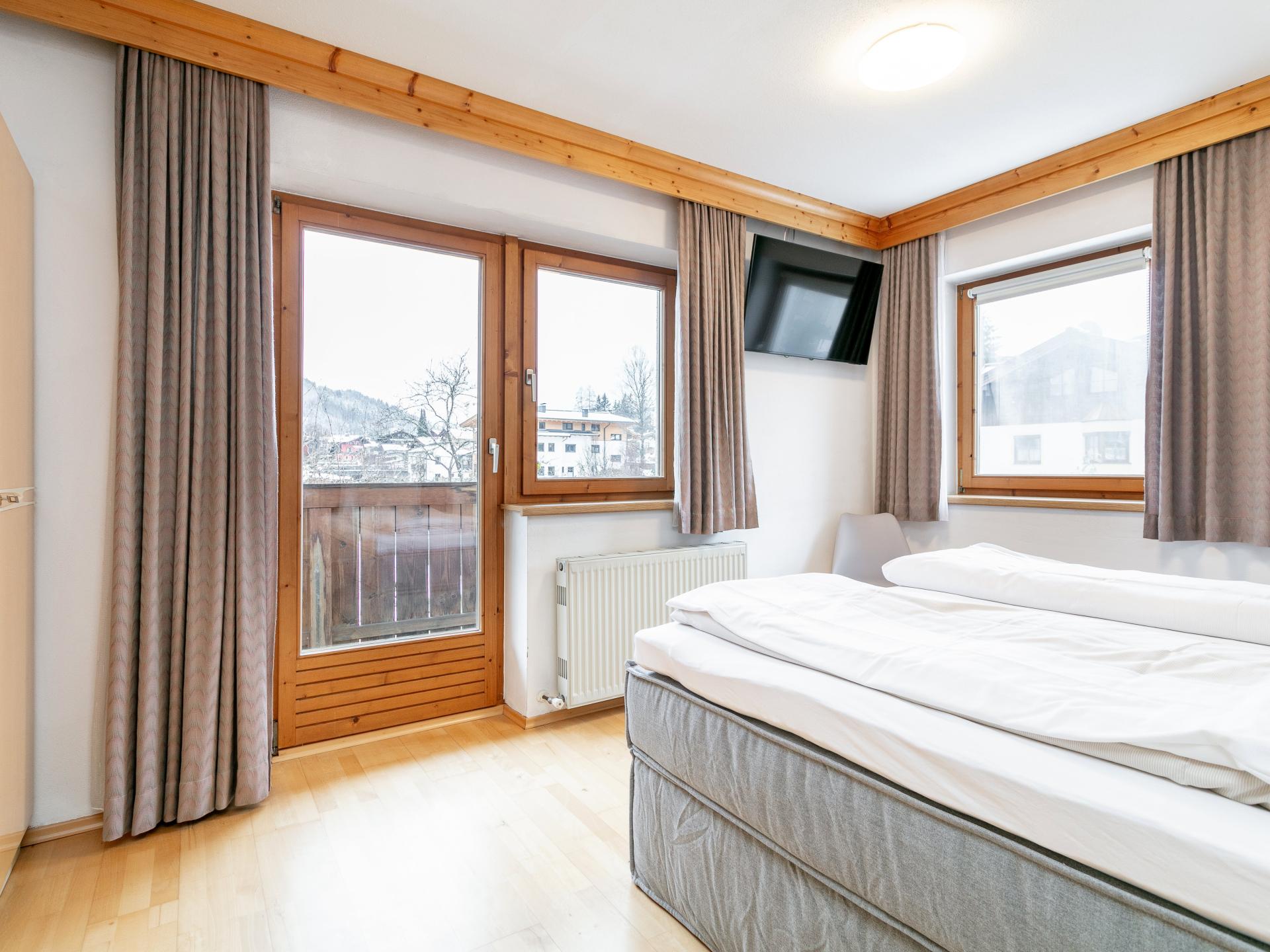 Ruim groepsverblijf met sauna en tuin in het centrum van Kirchberg - foto 10