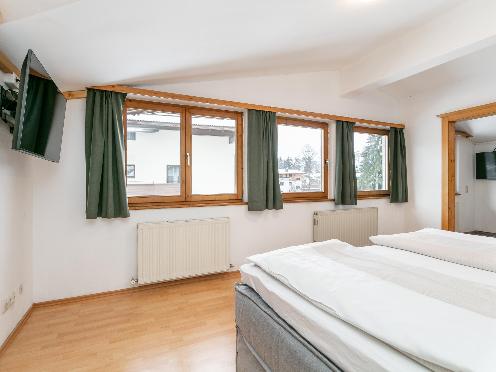 Ruim groepsverblijf met sauna en tuin in het centrum van Kirchberg - foto 14