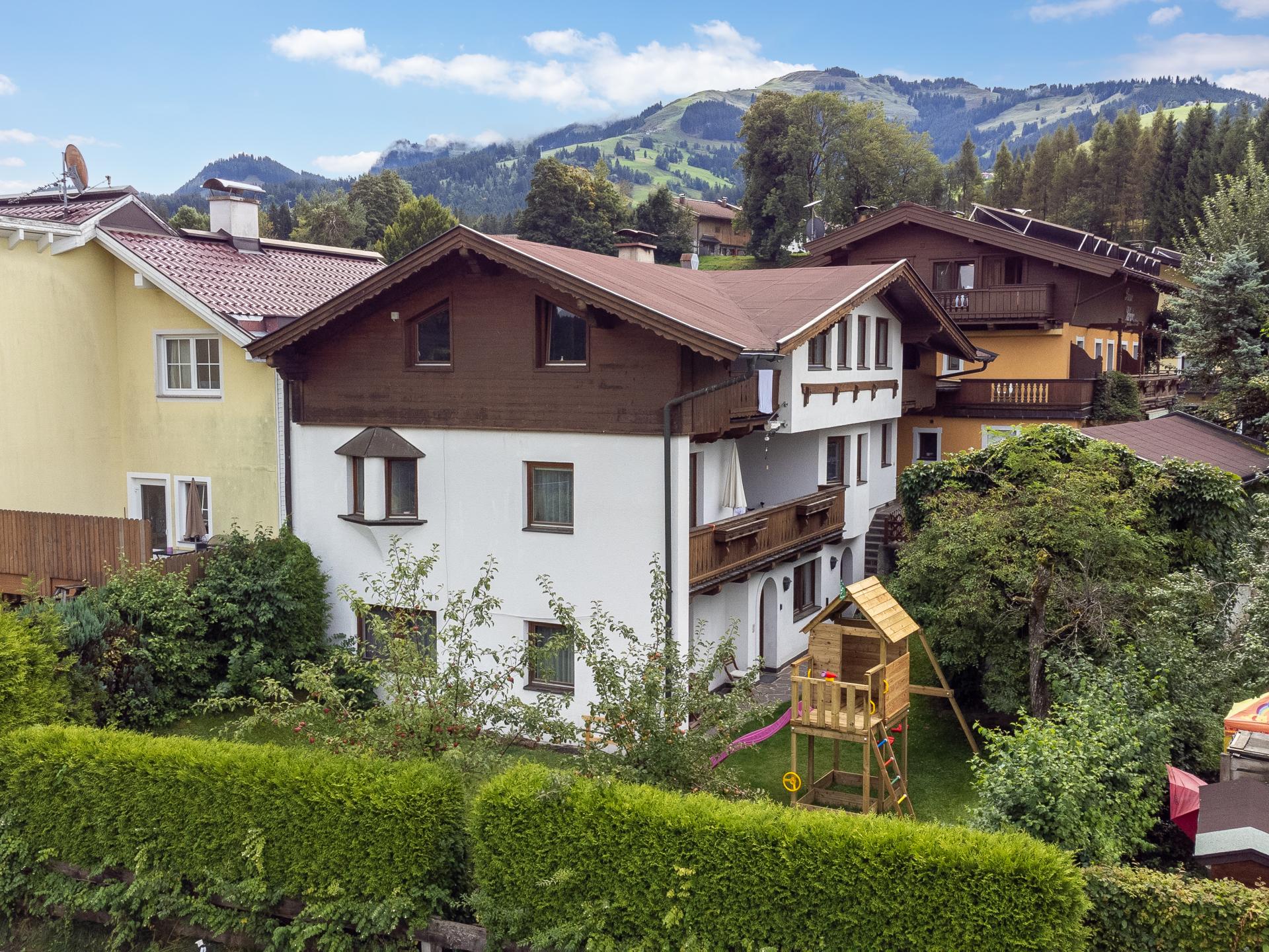 Ruim appartement in centrum Kirchberg met eigen sauna en tuin - foto 38