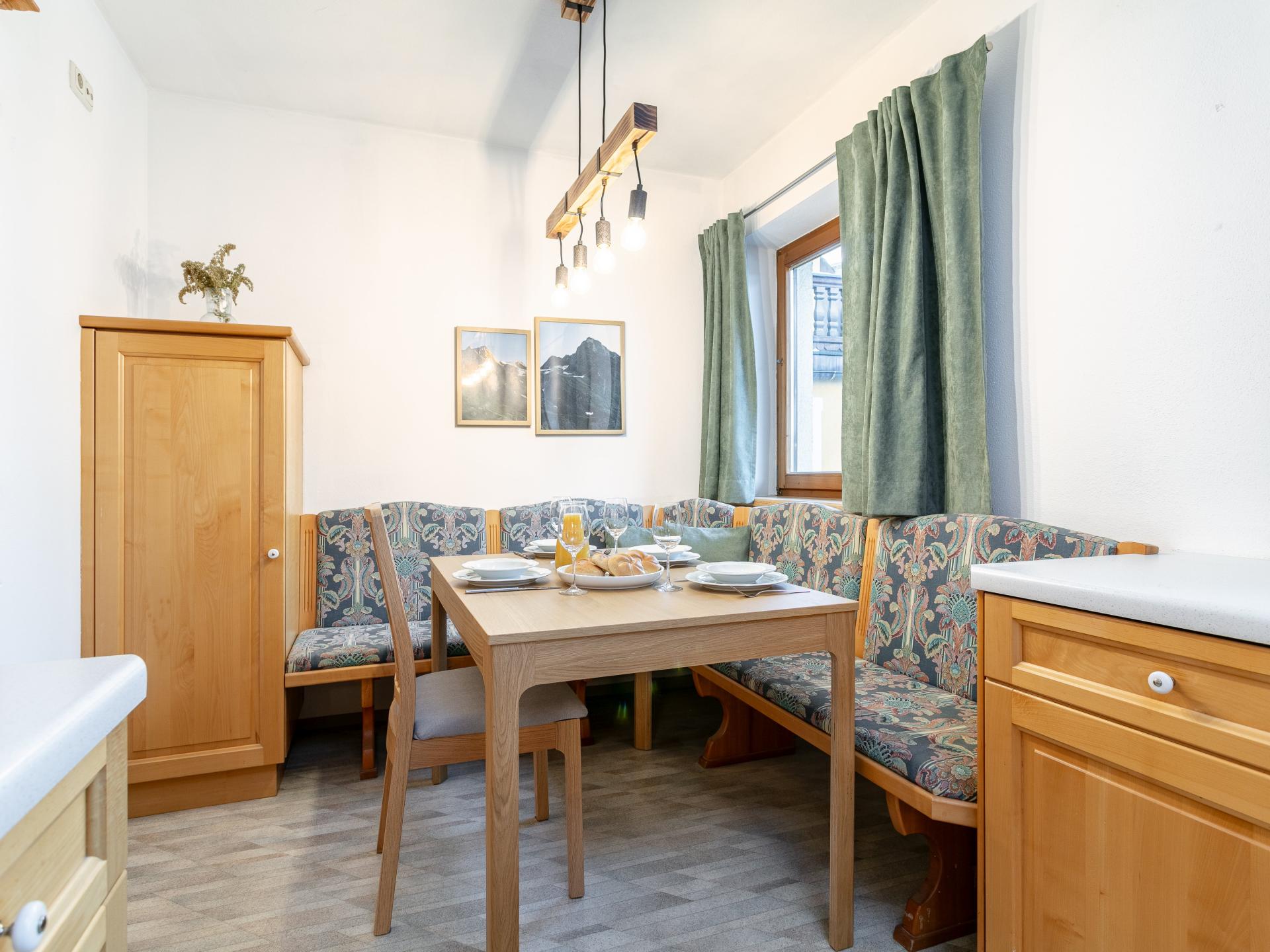 Ruim appartement in centrum Kirchberg met eigen sauna en tuin - foto 16